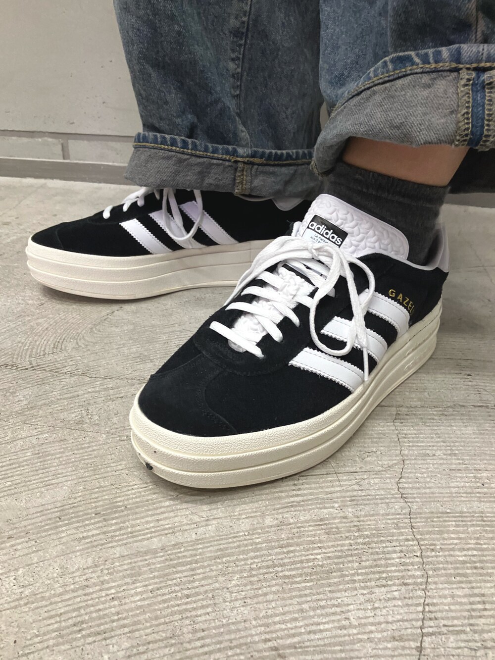 「スニーカー、ジャケット、アウター、adidas、アディダス、adidas originals、アディダスオリジナルス、ガゼル、ファイヤーバード」｜「adidasのアディダス オリジナルス ファイヤーバード ジャケット（ジャケット/アウター、ブラック系）」を使った、MRさん（レディース・164cm）の冬コーディネートの4枚目の写真