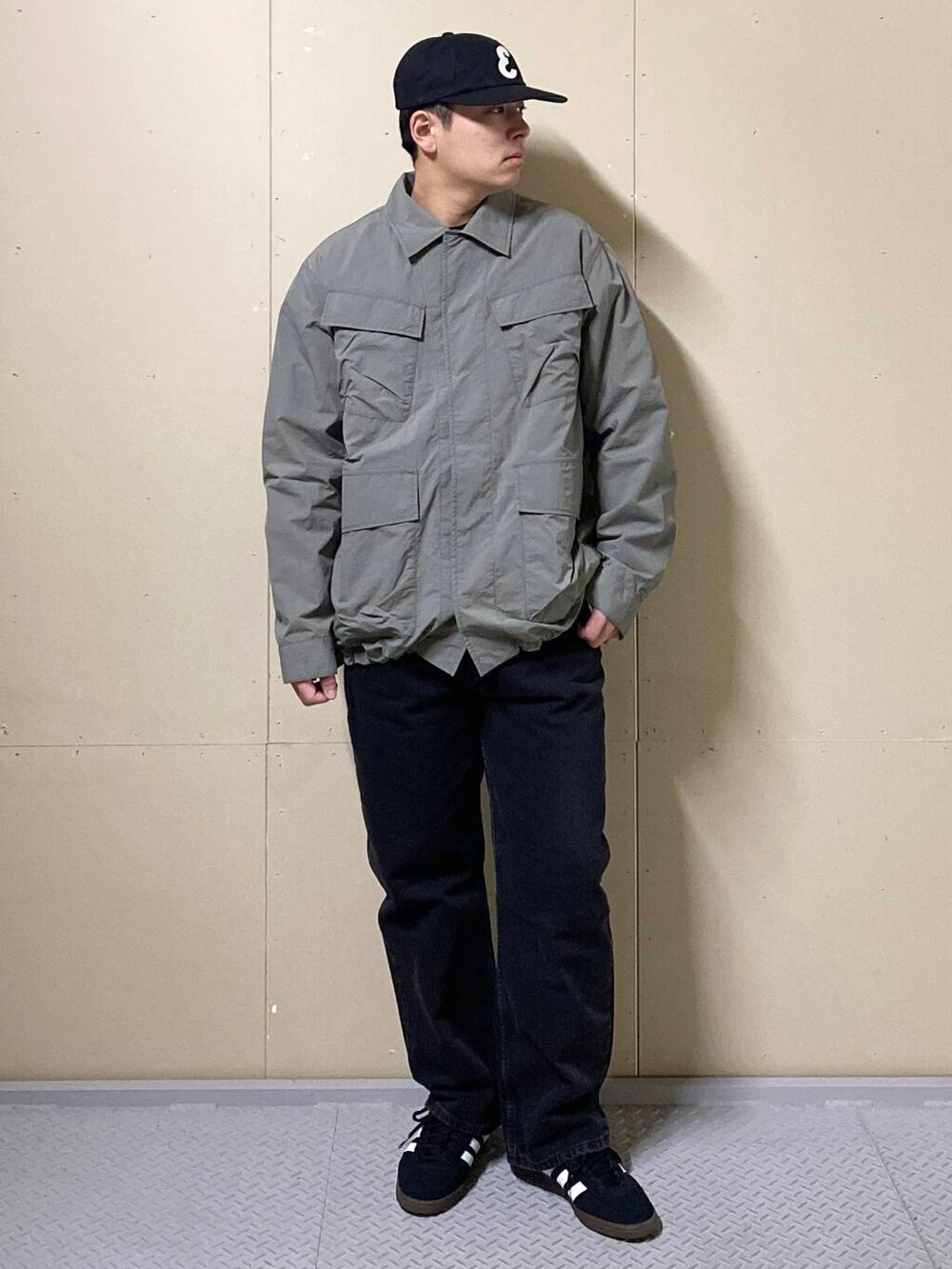 「Levi's、snowpeak」｜「Snow Peakの『別注』Snow Peak Apparel×DOORS　Nylon Tussah Blouson（ブルゾン、グリーン系）」を使った、たいようさん（メンズ・168cm）の冬コーディネートの4枚目の写真