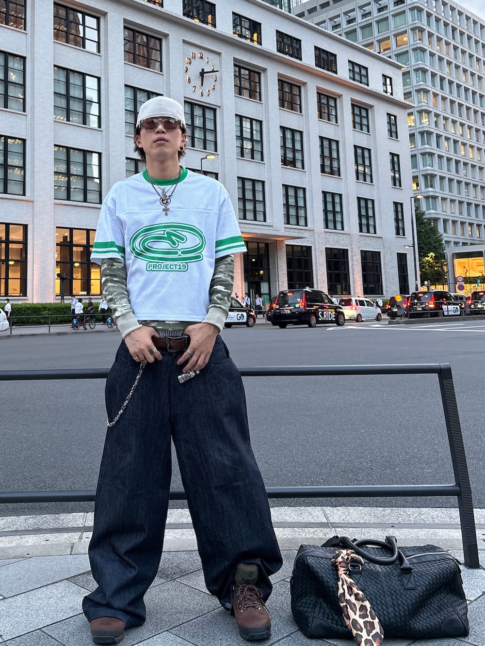 「レイヤードスタイル、レイヤード、キャップ、NEWERA、Timberland、サーマル、ストリート、ストリートコーデ、古着MIX、古着、デニム、デニムパンツ、秋服準備はじめました、メンズコーデ」｜「NEW ERAのニューエラキャップ PRE-CURVED59FIFTY スクリプトロゴ ONSPOTZ別注（キャップ、ホワイト系）」を使った、Syunyaさん（メンズ・179cm）の夏コーディネートの2枚目の写真