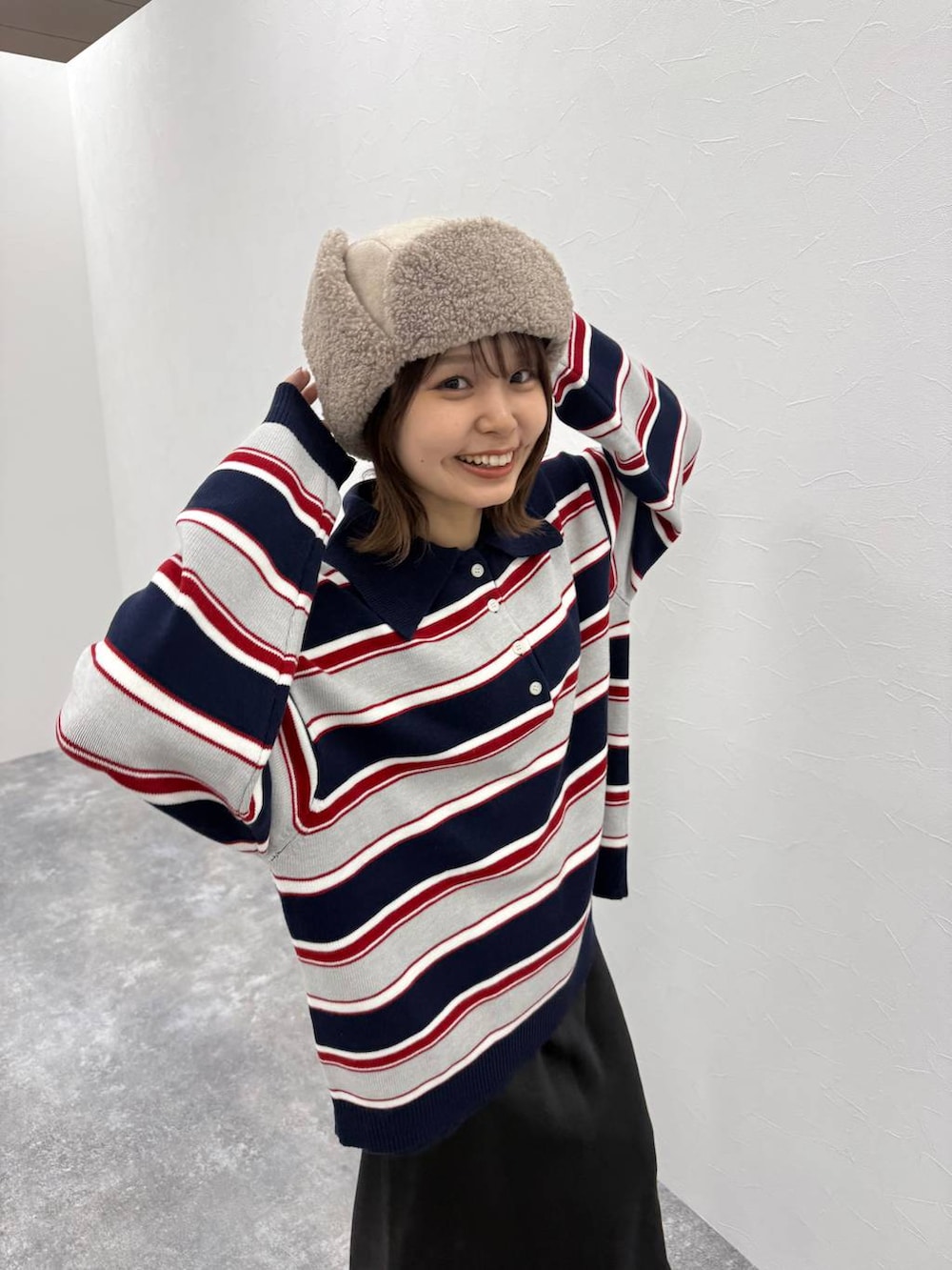 「女子会、ローリーズスタイル_LOWRYS FARM、カジュアル、LOWRYS FARM」｜「LOWRYS FARMのストレッチサテンスカート　 290120（スカート、ホワイト系）」を使った、なつきさん（レディース・157cm）の夏コーディネートの4枚目の写真