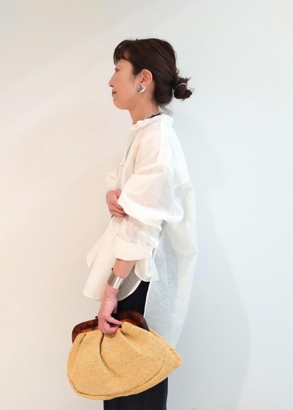 「24SS夏の新作、別注、Vibram、パデッドサンダル、SITA NEVADO、シタネバド、Miller for ADAM ET ROPE、アメリカンスリーブ、長袖、ネイビー、ワイド、ADAM ET ROPÉ、FEMME、骨格ウェーブ、ブルべ」｜「MILLERの【Miller for ADAM ET ROPE'】Cup付アメリカンスリーブタンクトップ（タンクトップ、ブルー系）」を使った、enokiさん（レディース・157cm）の春コーディネートの7枚目の写真