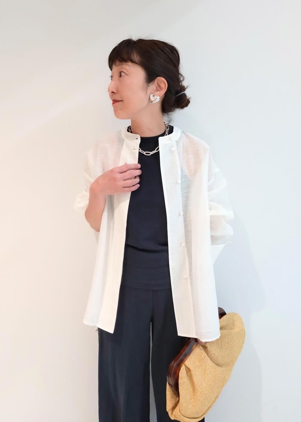 「24SS夏の新作、別注、Vibram、パデッドサンダル、SITA NEVADO、シタネバド、Miller for ADAM ET ROPE、アメリカンスリーブ、長袖、ネイビー、ワイド、ADAM ET ROPÉ、FEMME、骨格ウェーブ、ブルべ」｜「MILLERの【Miller for ADAM ET ROPE'】Cup付アメリカンスリーブタンクトップ（タンクトップ、ブルー系）」を使った、enokiさん（レディース・157cm）の春コーディネートの6枚目の写真
