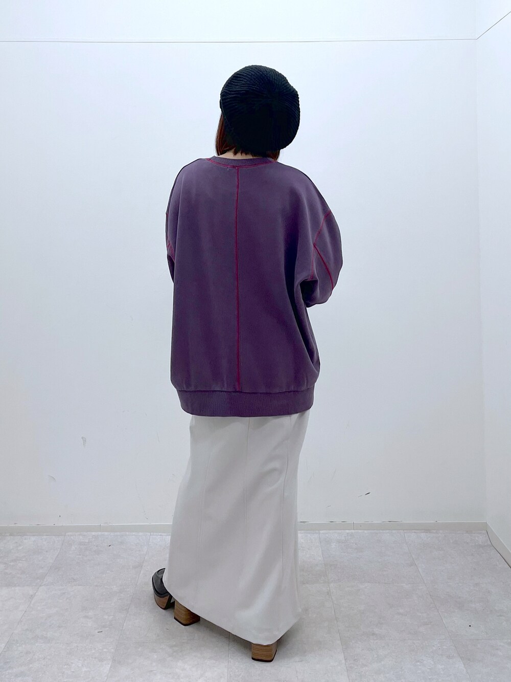 「カラー×コーデ、ロングスカート、休日スタイル、ローファー、秋コーデ、お出かけコーデ、PAGEBOY、骨格ウェーブ、低身長、シンプルコーデ」｜「PAGEBOYのWクロススリットスカート（スカート、ベージュ系）」を使った、ayaさん（レディース・152cm）の秋コーディネートの4枚目の写真