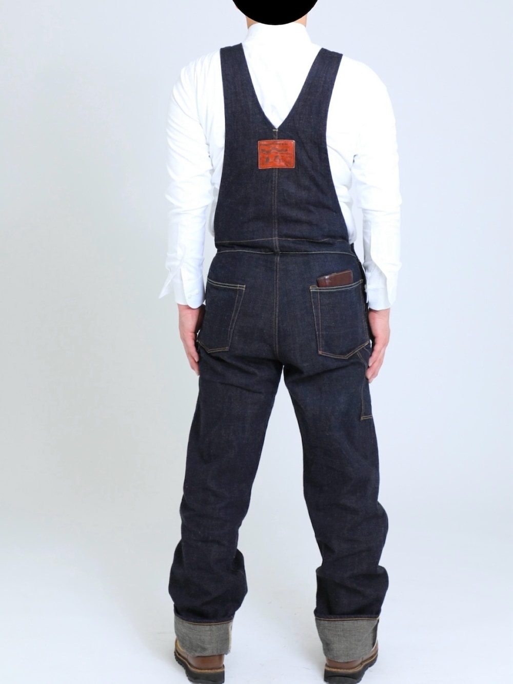 「オーバーオール、ジーンズ、デニム、ファッションを楽しもう、アメカジ、ダルチザン、オールインワン、服好きな人と繋がりたい、ファッションの力を信じよう、UNIQLO、ダナー」｜「STUDIO D'ARTISANのアイテム（サロペット/オーバーオール、その他）」を使った、overall834さん（メンズ・171cm）の春コーディネートの2枚目の写真