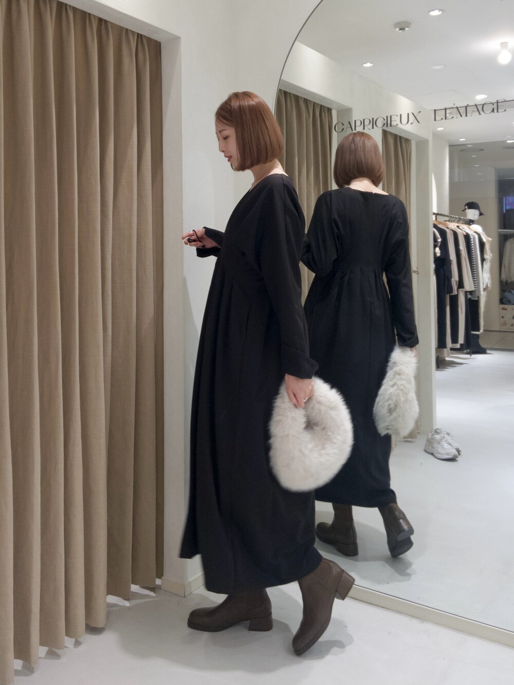 「ワンピースコーデ、デートコーデ、30代コーデ」｜「CAPRICIEUX LE'MAGEの【HAPPY BAG対象】【低身長サイズあり】ウエストタックワンピース（ワンピース/ドレス、ブラック系）」を使った、run_lemageさん（骨格ナチュラル・レディース・170cm）の秋コーディネートの2枚目の写真