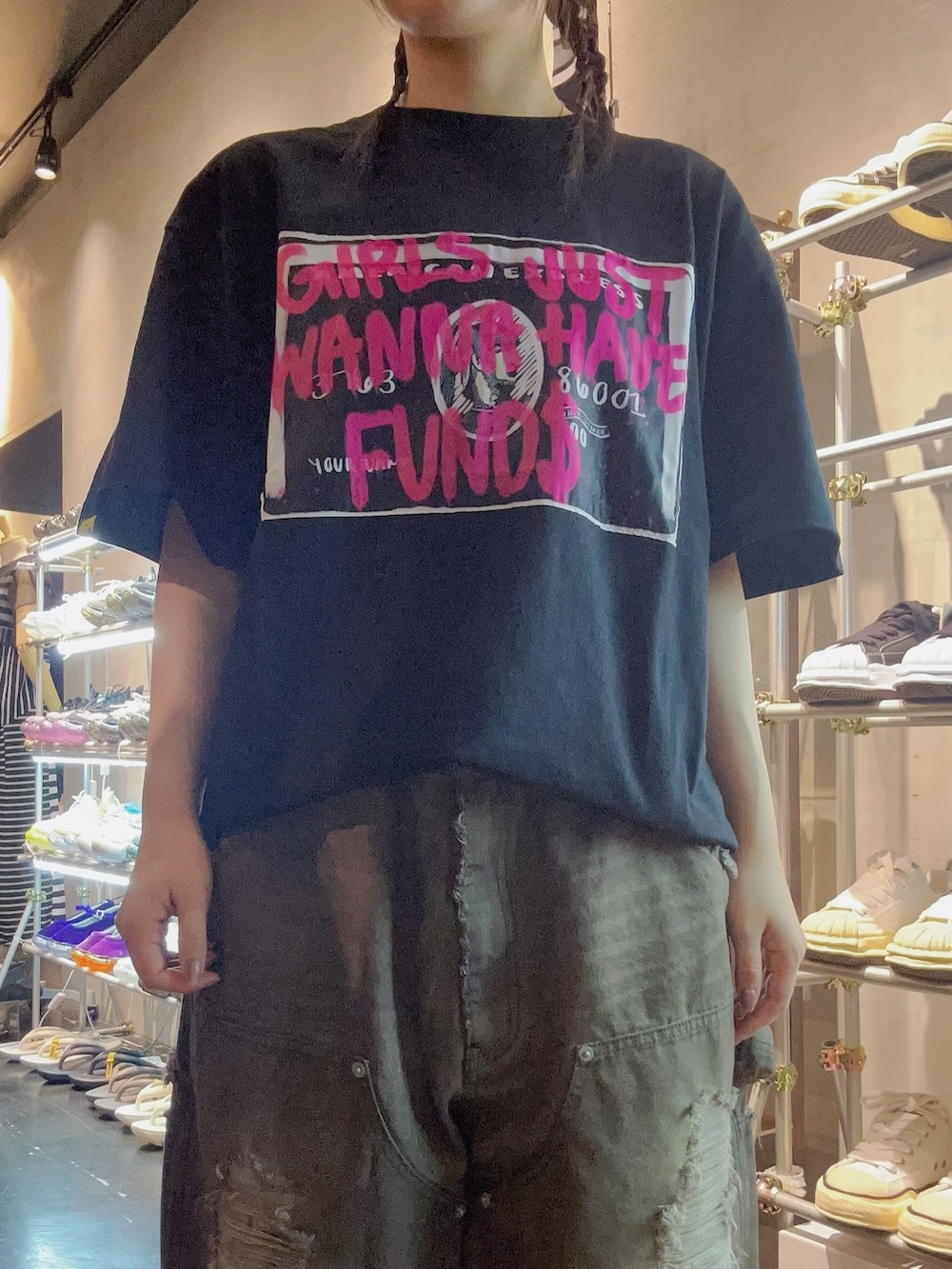 「STUD MUFFIN、FR(13)NDS、デニムハーフパンツ、ダブルニー、MMY、MaisonMIHARAYASUHIRO、夏コーデ、夏ファッション、夏服、低身長女子、低身長、ROYAL FLASH、ROYAL FLASH福岡」｜「FR(13)NDSのFR(13)NDS/フレンズ/Doubleknee Shorts（その他パンツ、グレー系）」を使った、Renaさん（レディース・152cm）の夏コーディネートの4枚目の写真