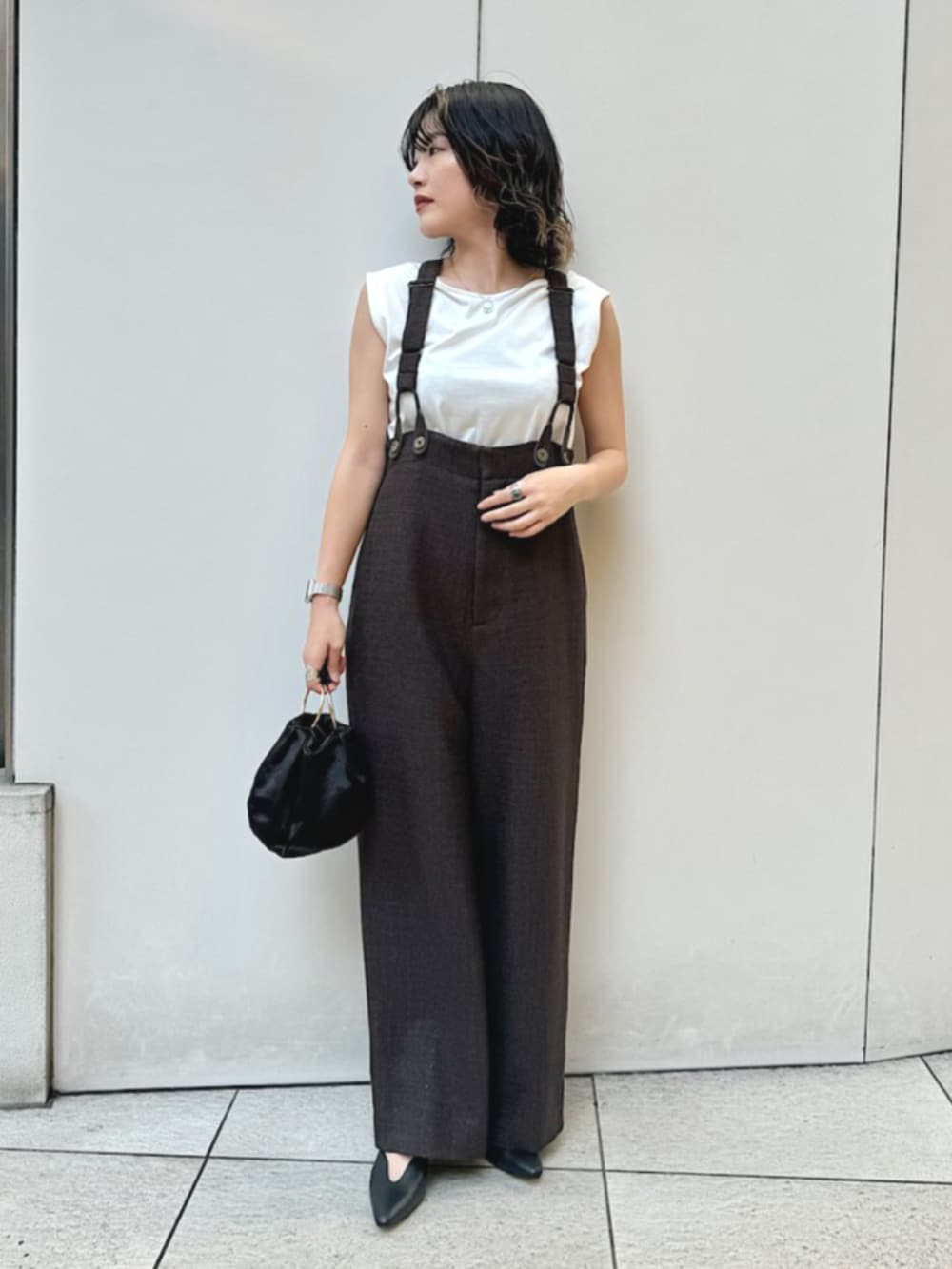 「シップス、シップス フォー ウィメン(SHIPS for women)、SHIPS、SHIPS for women、ジレ、ノースリーブ、ハンドバッグ、オトナ女子」｜「kaeneのkaene:リングハンドルバッグ（ハンドバッグ、ブラック系）」を使った、西平さん（レディース・160cm）の秋コーディネートの2枚目の写真