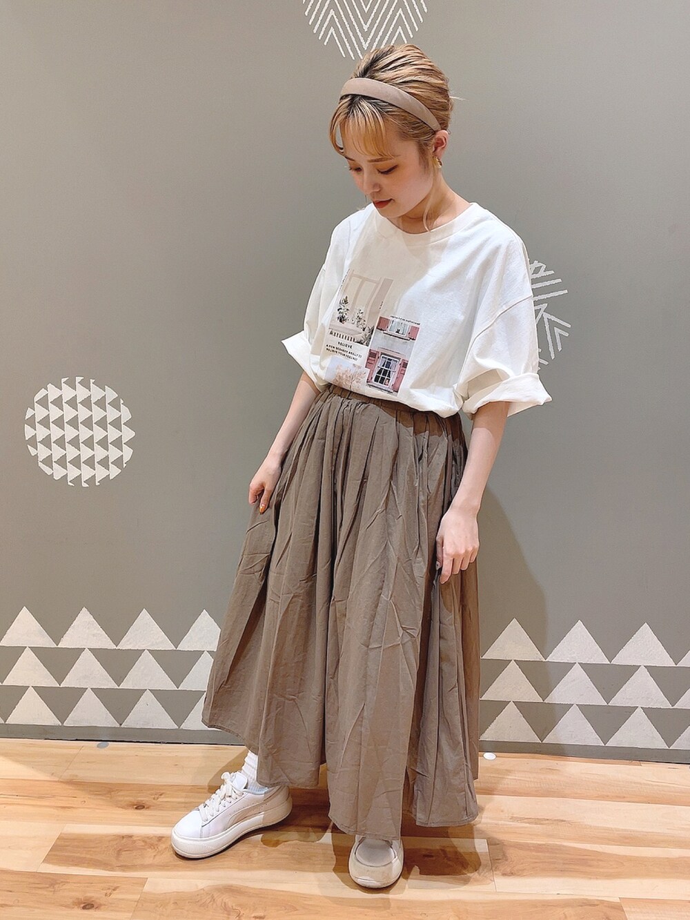 「Samansa Mos2のアイテム（シャツ/ブラウス、ピンク系）」を使った、えぐちさん（レディース・154cm）の春コーディネートの2枚目の写真