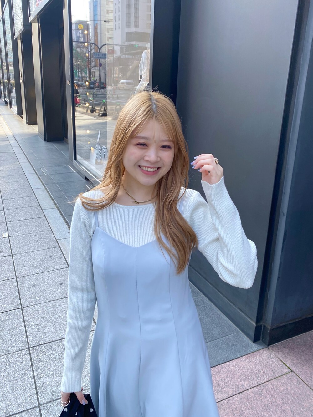 「春服コーデ、おでかけコーデ、カジュアルスタイル、シンプルスタイル、春服みてみて、オトナ女子、オトナカワイイ、春先取り、いいね、save、フォローお願いします🤑、大人かわいい、キャミワンピ、キャミワンピース、リブニット、骨格ストレート、春コーデ」｜「natural coutureのマーメイドバックリボンワンピース（ワンピース、ブルー系）」を使った、nana.さん（レディース・158cm）の冬コーディネートの2枚目の写真