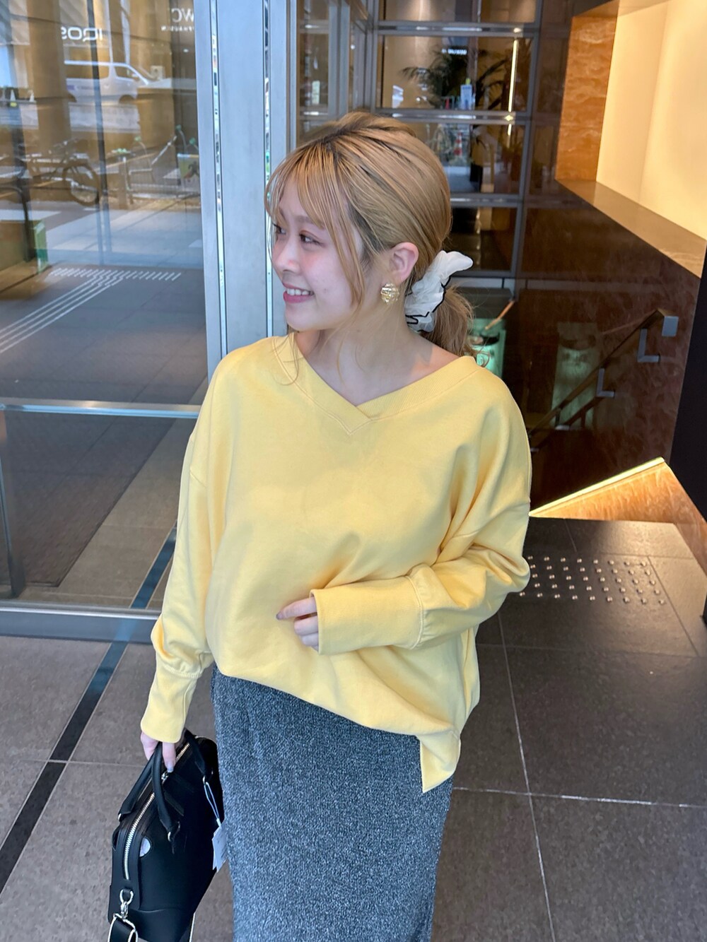 「オトナカジュアル、シンプルスタイル、オトナカワイイ、春、今日のコーデ、春色、大人女子、おしゃれさんと繋がりたい、レディースファッション、スウェット、トレーナー、スエット、おとなカジュアル、カジュアルコーデ、いいね、save、フォローお願いします🤑」｜「natural coutureのアイテム（スカート、ブラック系）」を使った、nana.さん（レディース・158cm）の春コーディネートの5枚目の写真