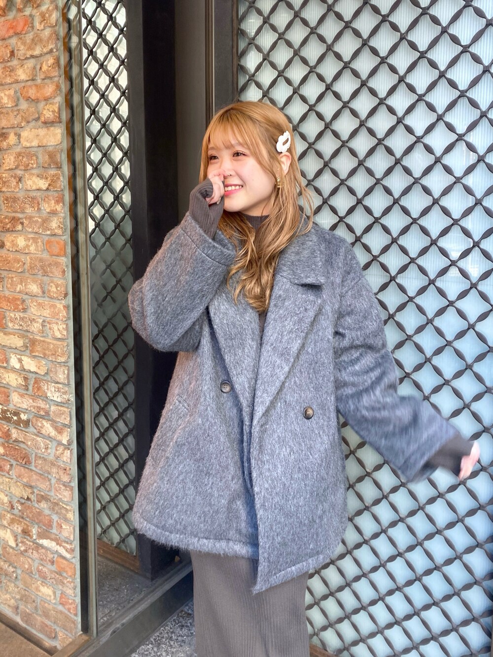 「シンプル、大人女子、大人かわいい、今日のコーデ、冬服、大人コーデ、お洒落さんとつながりたい、キレイめ、ニットワンピース、リブワンピース、ニットワンピ、オトナ女子、オトナカジュアル、いいね、save、フォローお願いします🤑、きれいめカジュアル」｜「natural coutureのアイテム（ジャケット/アウター、グレー系）」を使った、nana.さん（レディース・158cm）の冬コーディネートの2枚目の写真