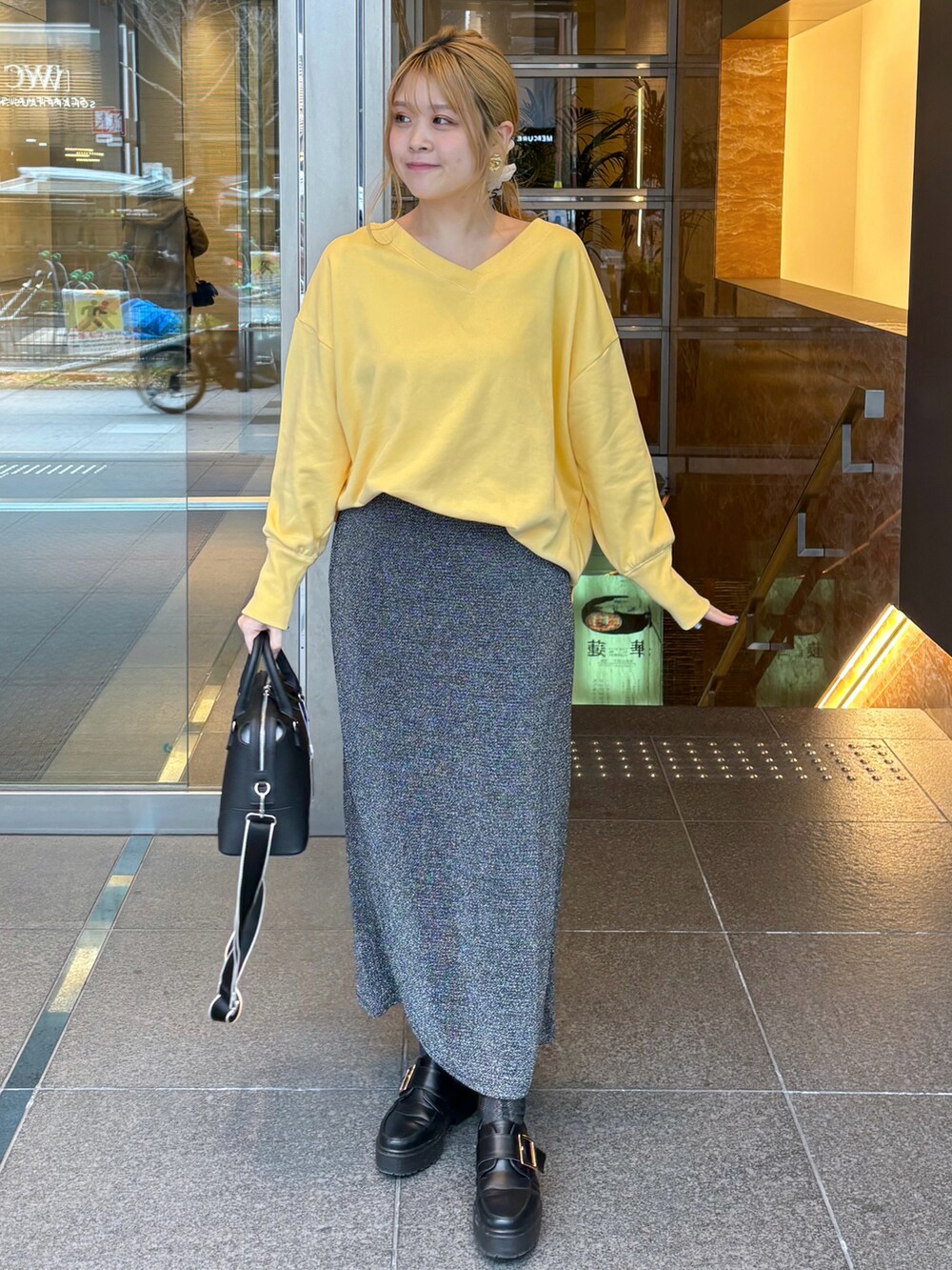 「オトナカジュアル、シンプルスタイル、オトナカワイイ、春、今日のコーデ、春色、大人女子、おしゃれさんと繋がりたい、レディースファッション、スウェット、トレーナー、スエット、おとなカジュアル、カジュアルコーデ、いいね、save、フォローお願いします🤑」｜「natural coutureのアイテム（スカート、ブラック系）」を使った、nana.さん（レディース・158cm）の春コーディネートの3枚目の写真