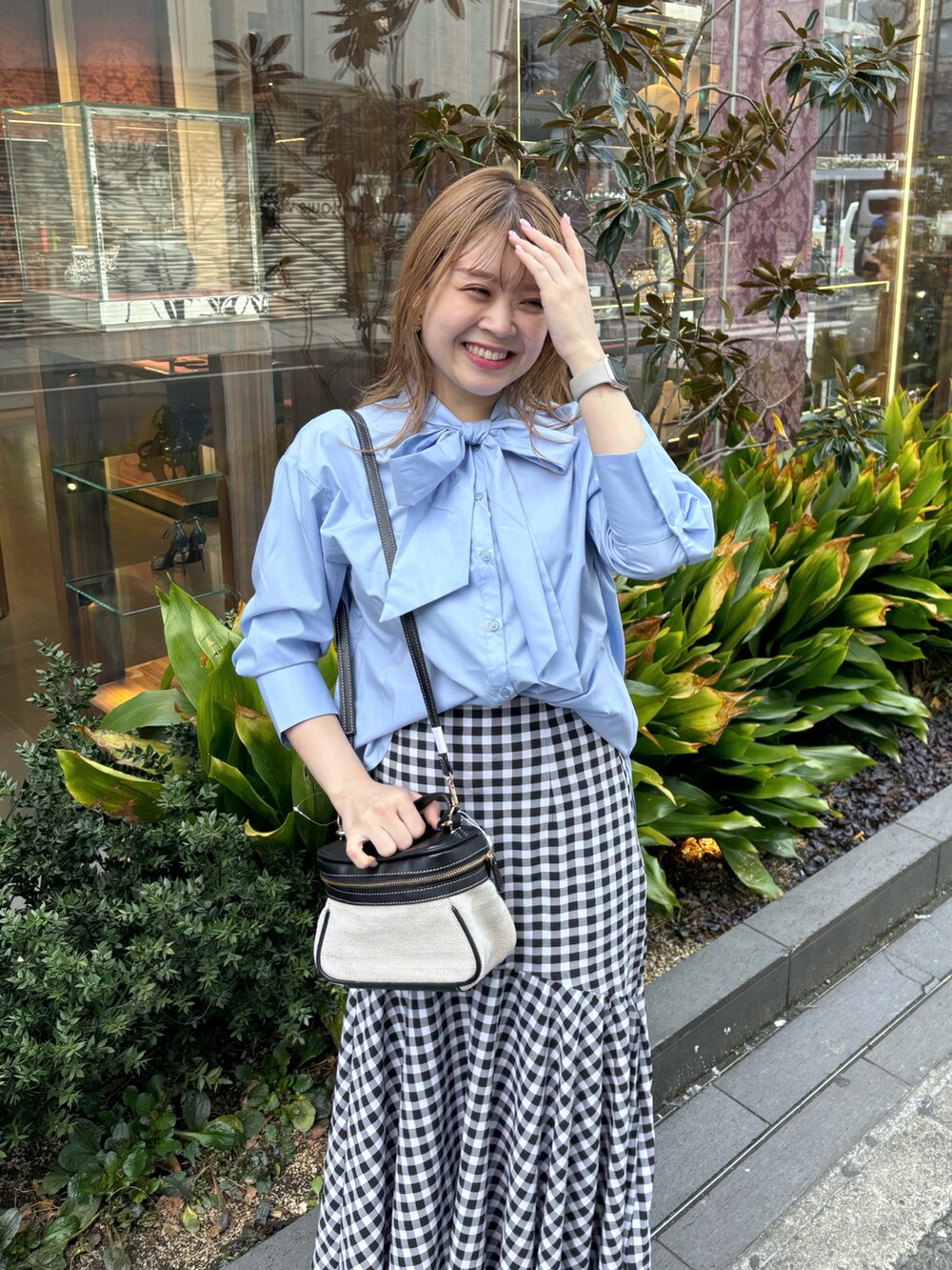 「大人カジュアル、大人かわいい、シンプルコーデ、今日のコーデ、大人可愛い、ootd、ボータイブラウス、ブラウス、リボンブラウス、春のおしゃ見えテクニック、チェックスカート、スカート、マーメイドスカート、きれいめコーディネート、いいね、save、フォローお願いします🤑」｜「natural coutureのBIGボータイシャツブラウス（シャツ/ブラウス、ブルー系）」を使った、nana.さん（レディース・158cm）の春コーディネートの2枚目の写真