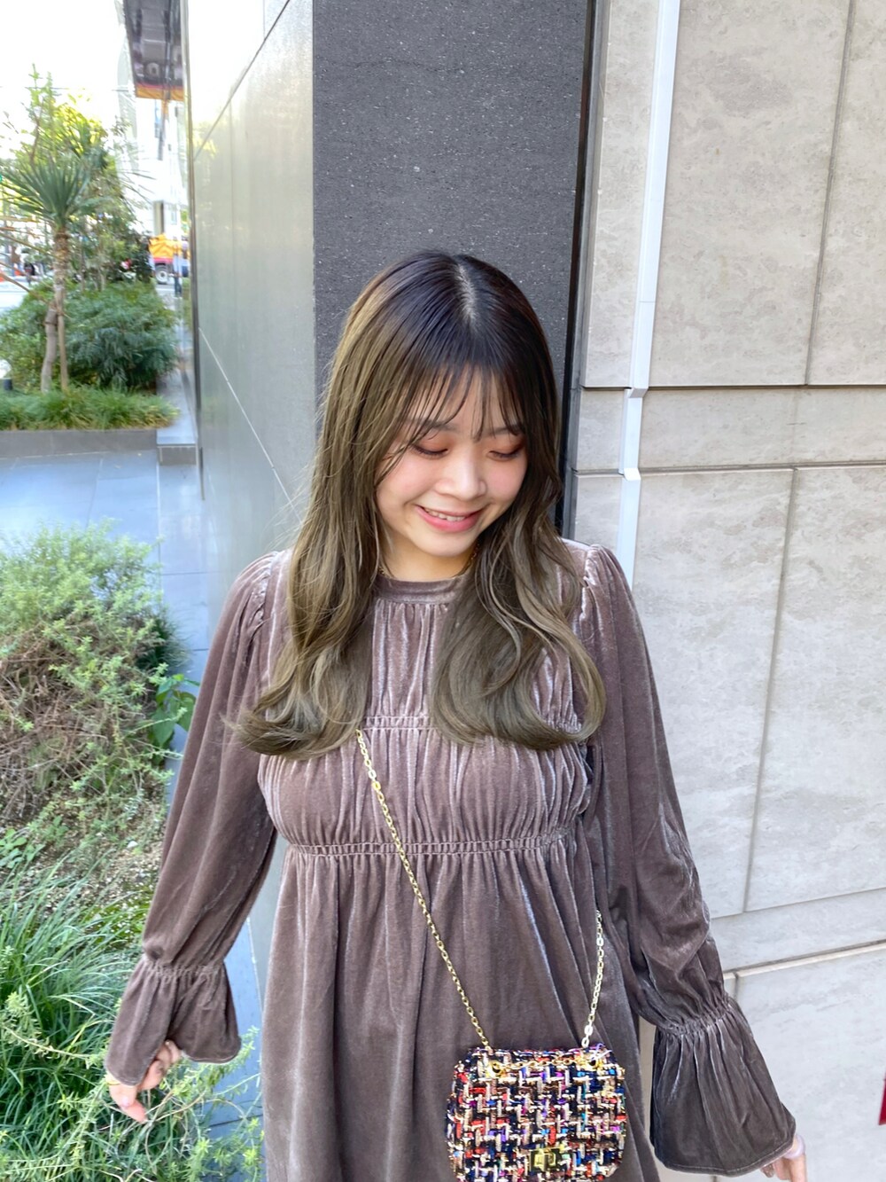 「ファッションを楽しもう、秋のコーデ、大人コーデ、お洒落さんとつながりたい、秋冬コーデ、いいね、save、フォローお願いします🤑、今日のコーデ、大人女子、オトナカジュアル、ベロア、チュニック、パンツスタイル、パンツコーデ、ベロアトップス、オトナ女子」｜「natural coutureのTCポンチ裏起毛スキニーパンツ（その他パンツ、ブラック系）」を使った、nana.さん（レディース・158cm）の秋コーディネートの2枚目の写真