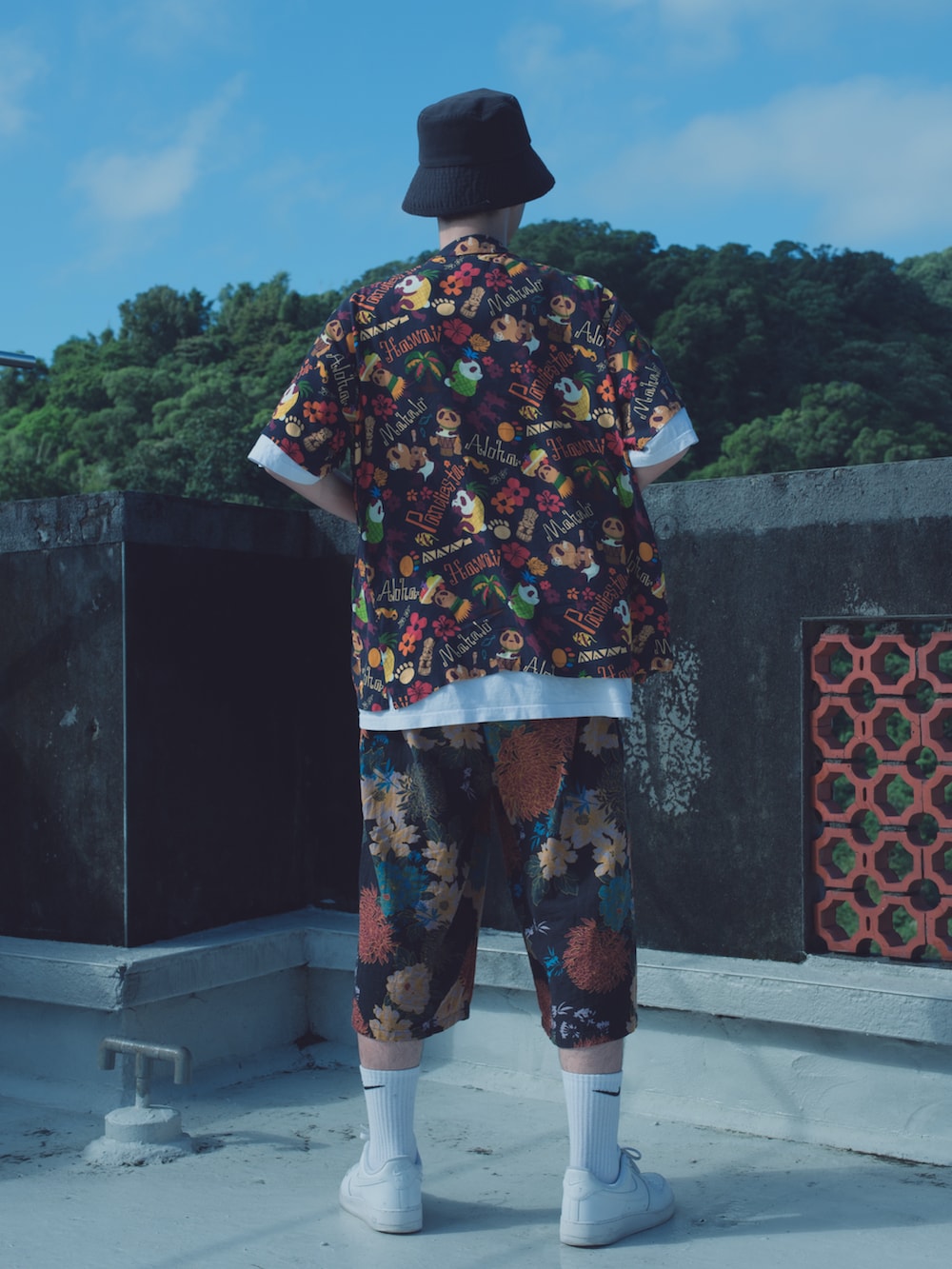「おでかけコーデ、秋服、秋っぽコーデ更新中、ootd」｜「XRAGEのアイテム（帽子、ブラック系）」を使った、HEXA🇹🇼さん（メンズ・183cm）の秋コーディネートの3枚目の写真