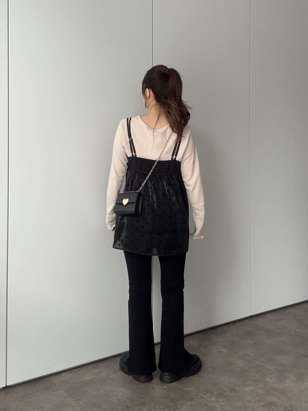 「prose verseの袖シアー切替トップス（Tシャツ/カットソー、ホワイト系）」を使った、MIOさん（レディース・158cm）の春コーディネートの3枚目の写真