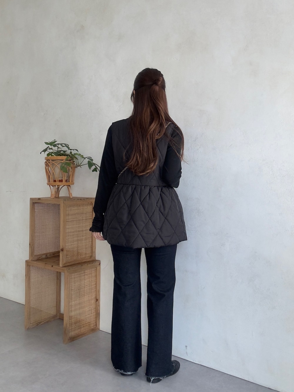 「prose verseの袖シアー切替トップス（Tシャツ/カットソー、ブラック系）」を使った、MIOさん（レディース・158cm）の夏コーディネートの3枚目の写真