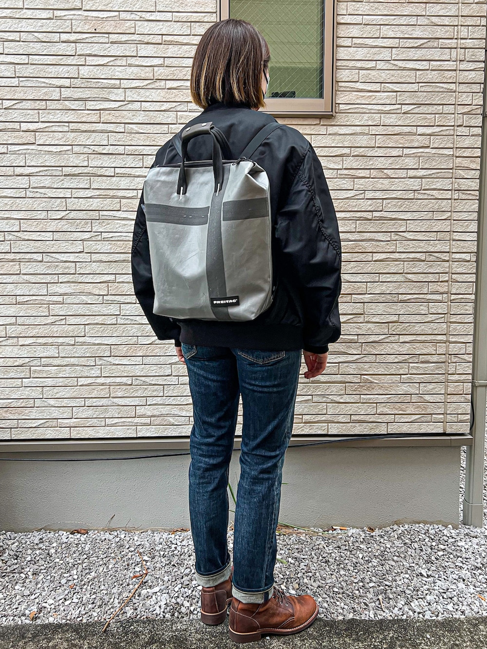 「休日スタイル、カジュアル、ストリート、ブーツ、MA-1、ビッグシルエット、DENHAM、レッドウィング、ボブ、秋冬コーデ、バイカースタイル、FREITAG、シンプルコーデ」｜「Jeepのアイテム（MA-1、ブラック系）」を使った、どんちゃんさん（レディース・164cm）の秋コーディネートの3枚目の写真