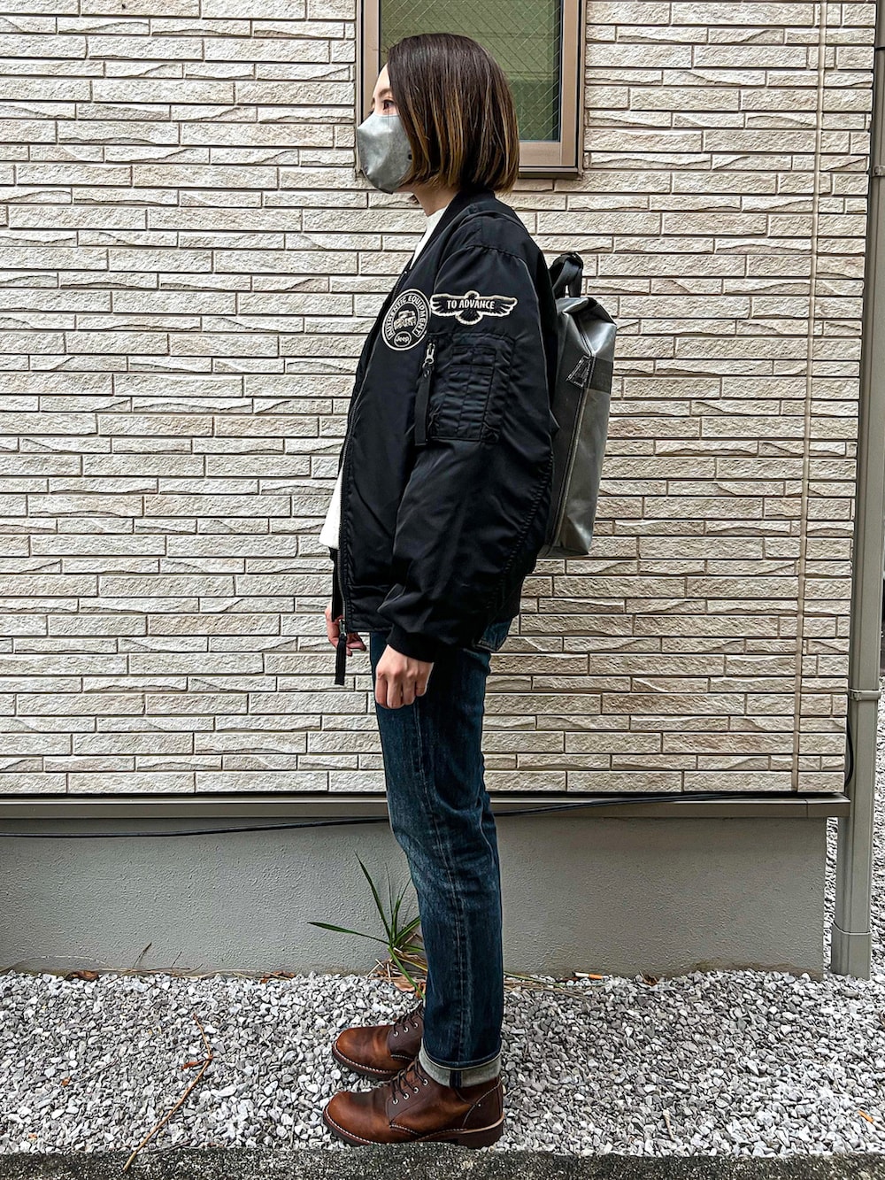 「休日スタイル、カジュアル、ストリート、ブーツ、MA-1、ビッグシルエット、DENHAM、レッドウィング、ボブ、秋冬コーデ、バイカースタイル、FREITAG、シンプルコーデ」｜「Jeepのアイテム（MA-1、ブラック系）」を使った、どんちゃんさん（レディース・164cm）の秋コーディネートの2枚目の写真