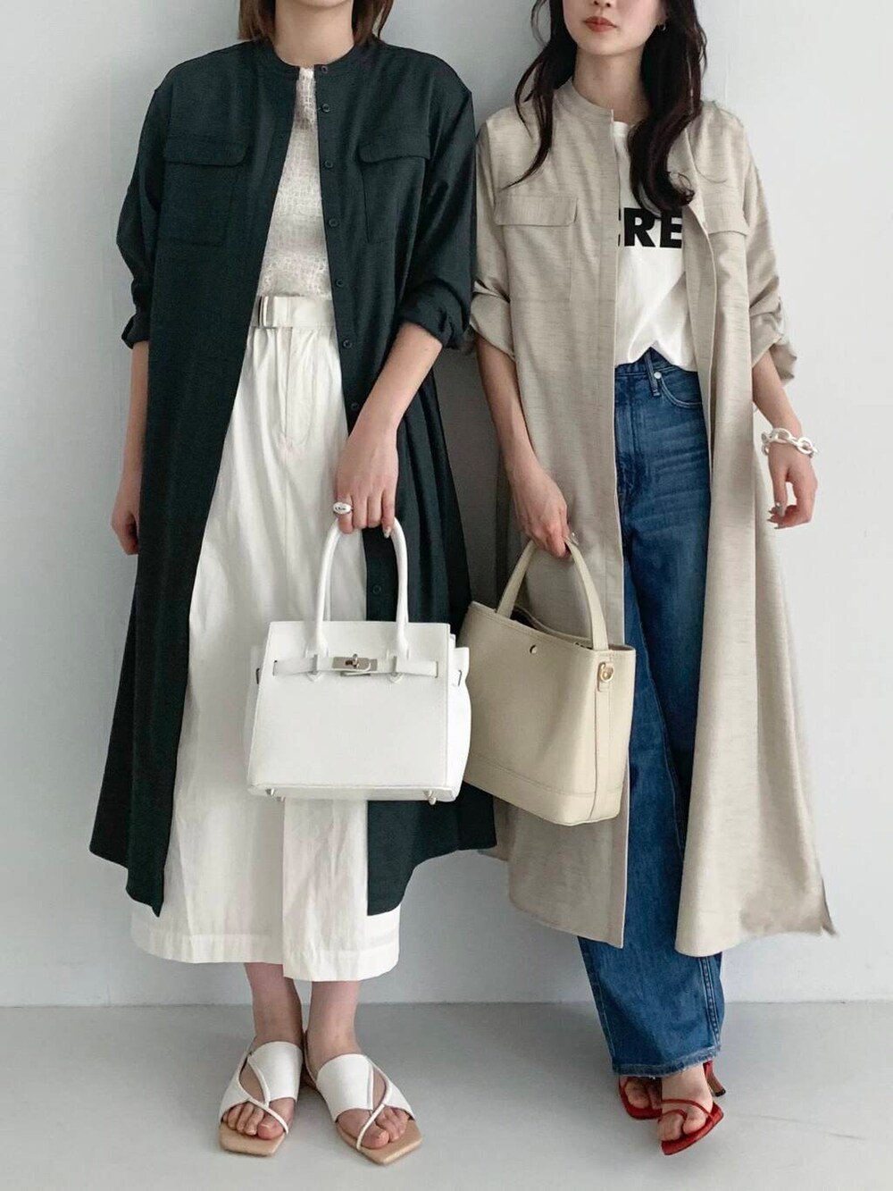 ベージュ系のワンピース、グレー系のワンピース、ブルー系のデニムパンツを着用したレディースの春コーディネートの3枚目の写真