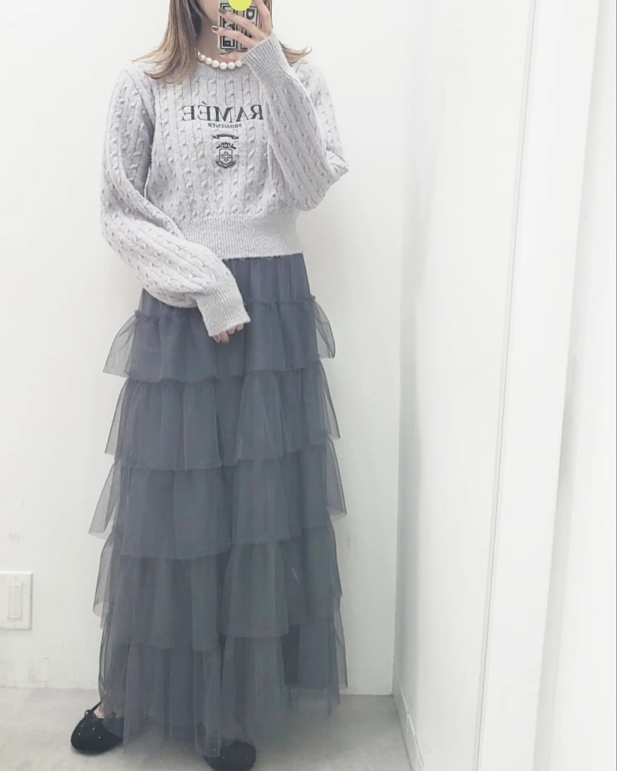 「コート、冬コーデ、冬アウター、チェック、休日スタイル、クリスマスに着たい服、ロングコート、モノトーンコーデ、チェックコート、ティアードスカート、バレエシューズ、大人かわいい、ナイスクラップ、nice claup、one after another NICE CLAUP」｜「one after another NICE CLAUPのシャギーロングコート（ステンカラーコート、その他）」を使った、nagashimaさん（レディース・160cm）の秋コーディネートの2枚目の写真