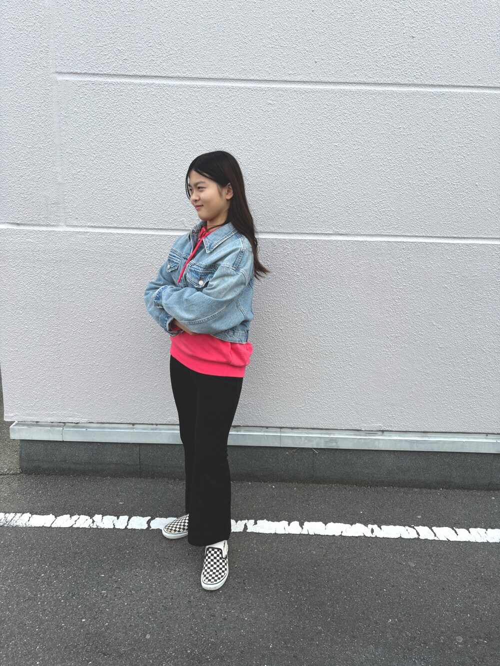 「VANSのVANS ヴァンズ SKATE SLIP-ON スケートスリッポン　VN0A5FCAAUH (CHK)BLK/O.WHT（スニーカー、ブラック系）」を使った、音羽さん（骨格ウェーブ・レディース・145cm）の冬コーディネートの5枚目の写真