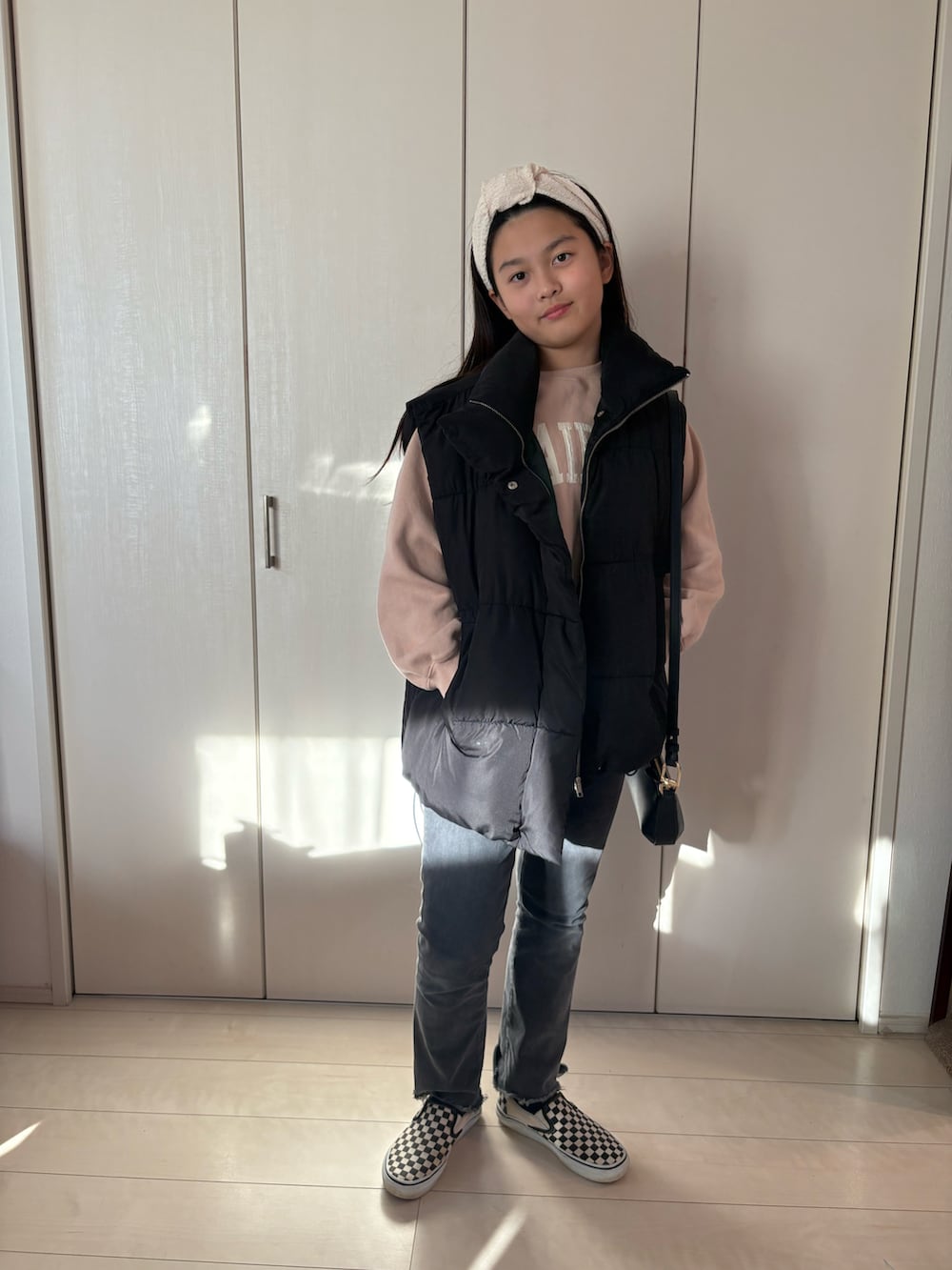 「VANSのアイテム（スニーカー、その他）」を使った、音羽さん（骨格ウェーブ・レディース・145cm）の秋コーディネートの2枚目の写真