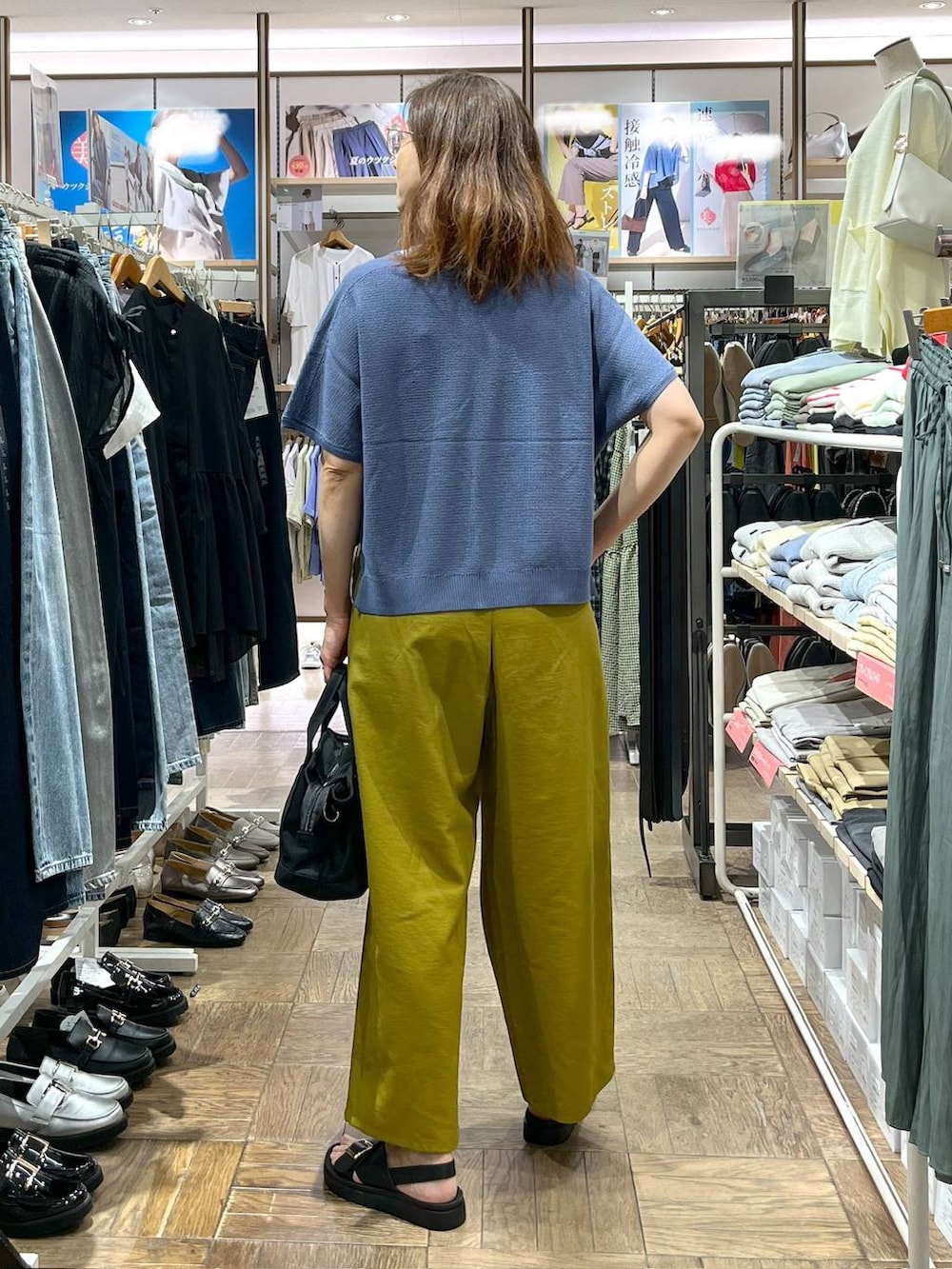 nibakeryさんの「3ROOM2WAYキャンバストート/286161（GLOBAL WORK）」を使ったコーディネートの3枚目の写真