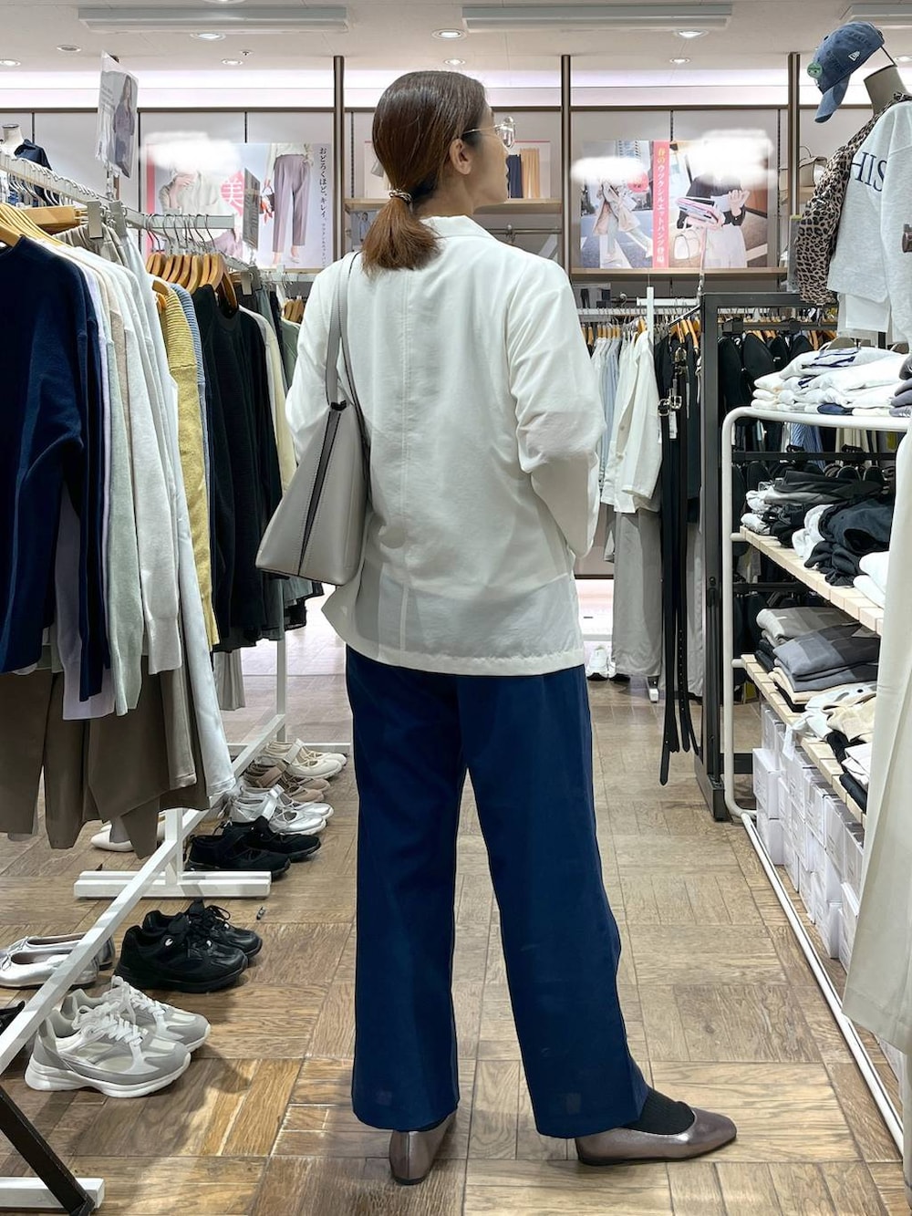 「高身長、体型カバー、ナチュラル、旅行、春コーデ、トートバッグ、デート/ロマンティック、楽ちんコーデ、着痩せ、GLOBAL WORK、サマ見え_GLOBAL WORK、着痩せ・細見え、夏コーデ、パンプス、フラットシューズ」｜「GLOBAL WORKのらくっション撥水フィットパンプス/135895（パンプス、その他）」を使った、nibakeryさん（レディース・168cm）の春コーディネートの3枚目の写真