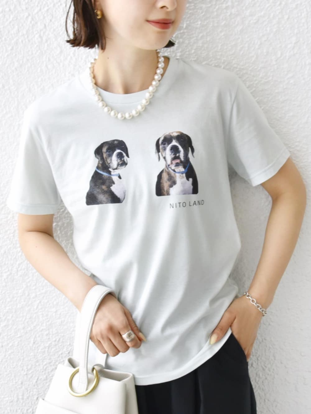 「SHIPS、SHIPS for women、シップス、シップス フォー ウィメン(SHIPS for women)、骨格ウェーブ、ブルベ冬、Tシャツ、プリントT、フォトT、ACASAM、Wai+、スラックス、タックパンツ」｜「SHIPSのWai＋:〈手洗い可能〉2タック スラックス（スラックス、ブラック系）」を使った、FUJITAさん（骨格ウェーブ・レディース・159cm）の夏コーディネートの5枚目の写真