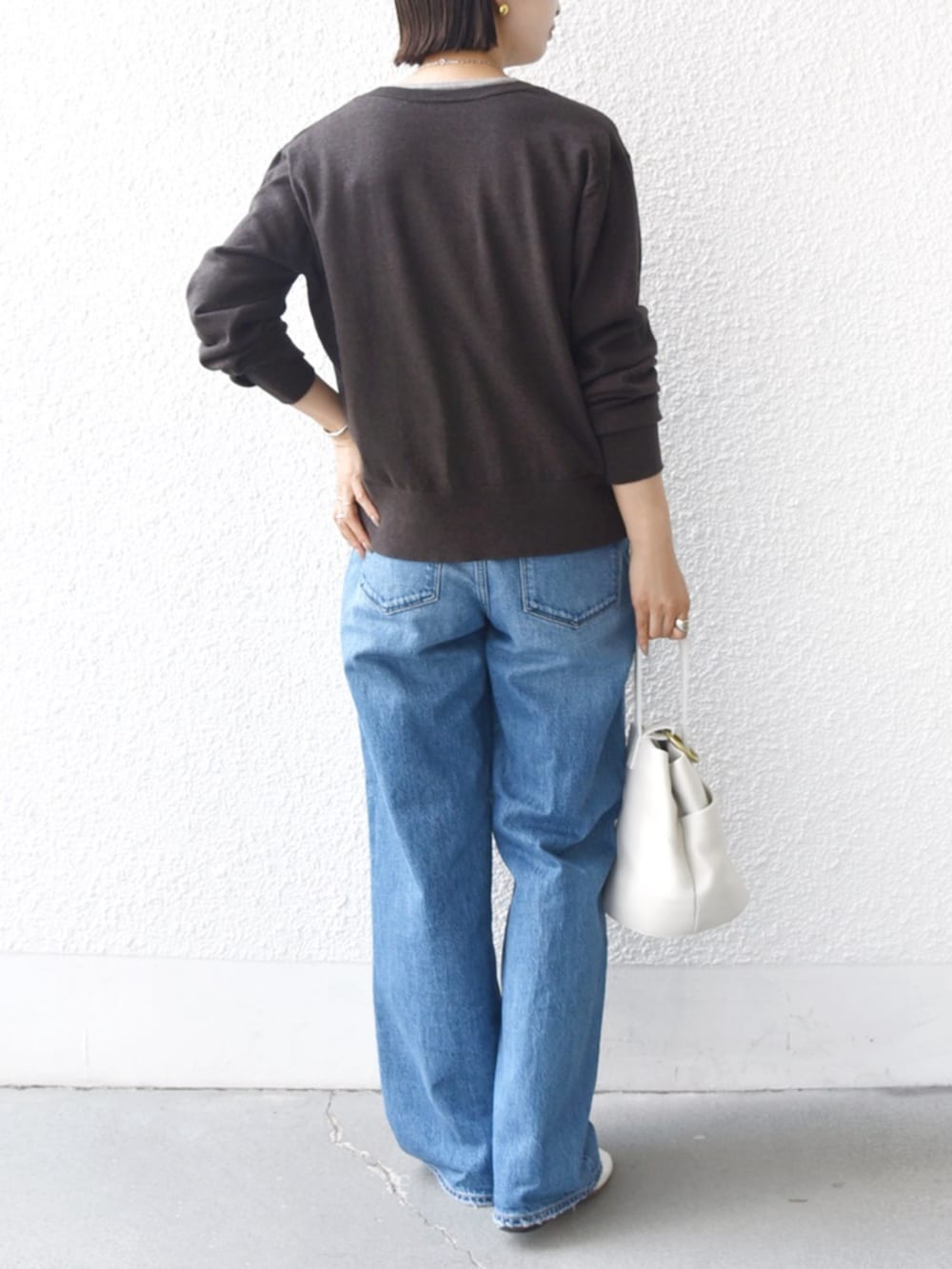 「SHIPS、SHIPS for women、シップス、シップス フォー ウィメン(SHIPS for women)、骨格ウェーブ、ブルベ冬、カーディガン、カーディガンコーデ、レイヤードスタイル、レイヤード、２ＷＡＹ、デニム、アッパーハイツ、upper hights」｜「upperhightsのupper hights:THE NIECE MIDRISE（デニムパンツ、ブルー系）」を使った、FUJITAさん（骨格ウェーブ・レディース・159cm）の秋コーディネートの5枚目の写真