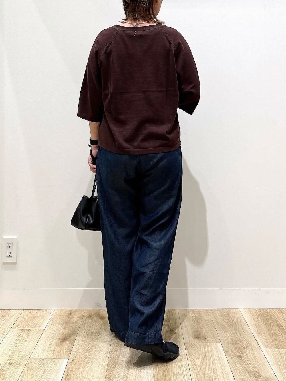 「大人カジュアル、カジュアル、ママコーデ、カジュアルコーデ、シンプルコーデ、低身長、デート、休日コーデ、doors、30代、楽ちん、ウエストゴム、体型カバー、骨格ナチュラル、30代前半」|「URBAN RESEARCH DOORSの2WAY巾着ショルダーバッグ(ショルダーバッグ、ブラック系)」を使った、ながせさん(レディース・156cm)の夏コーディネートの7枚目の写真