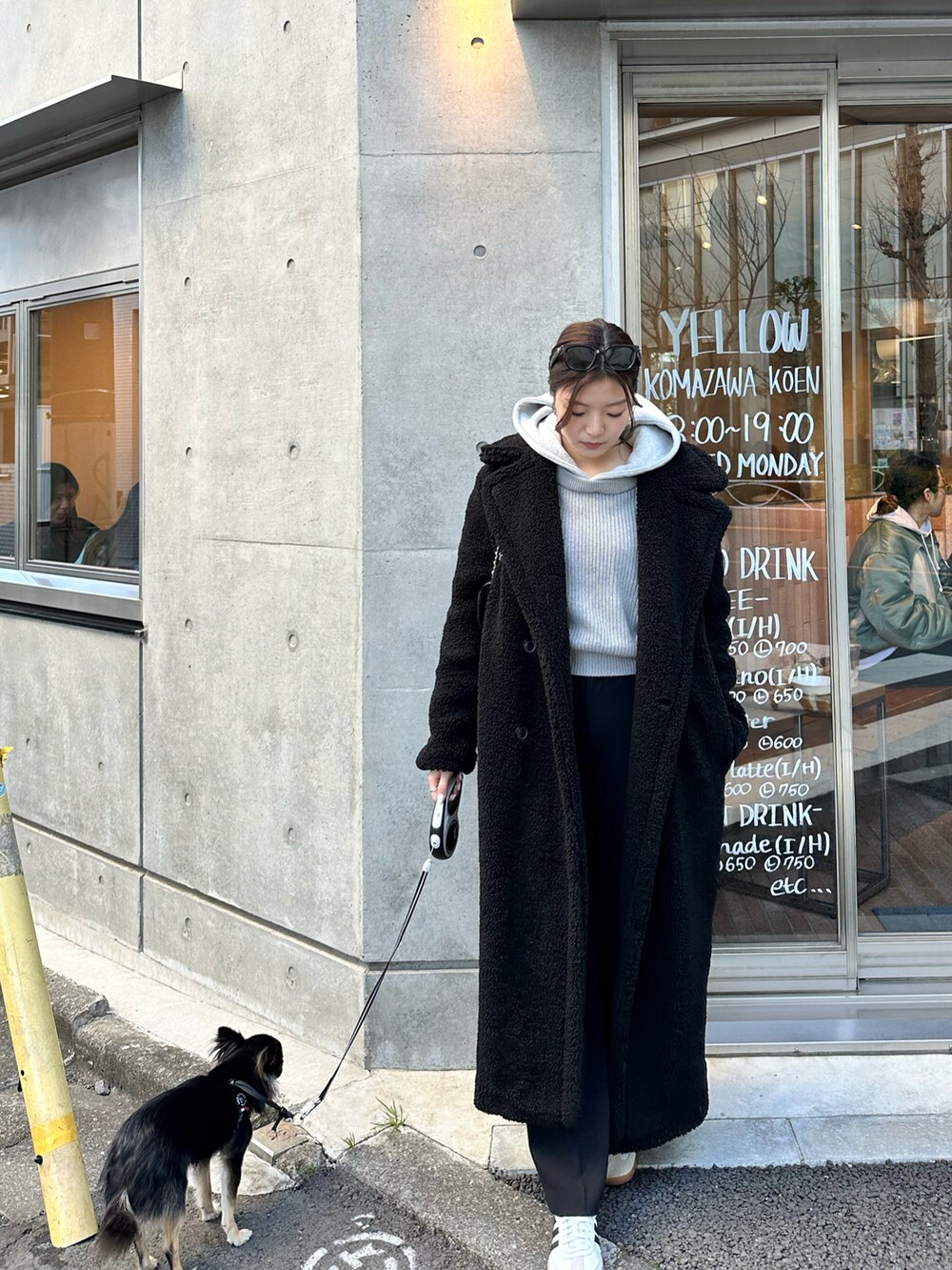 「大人カジュアル、プチプラ、モノトーンコーデ、スニーカーコーデ」｜「ZARAのアイテム（ジャケット/アウター、ブラック系）」を使った、rkkrmさん（レディース・164cm）の春コーディネートの3枚目の写真