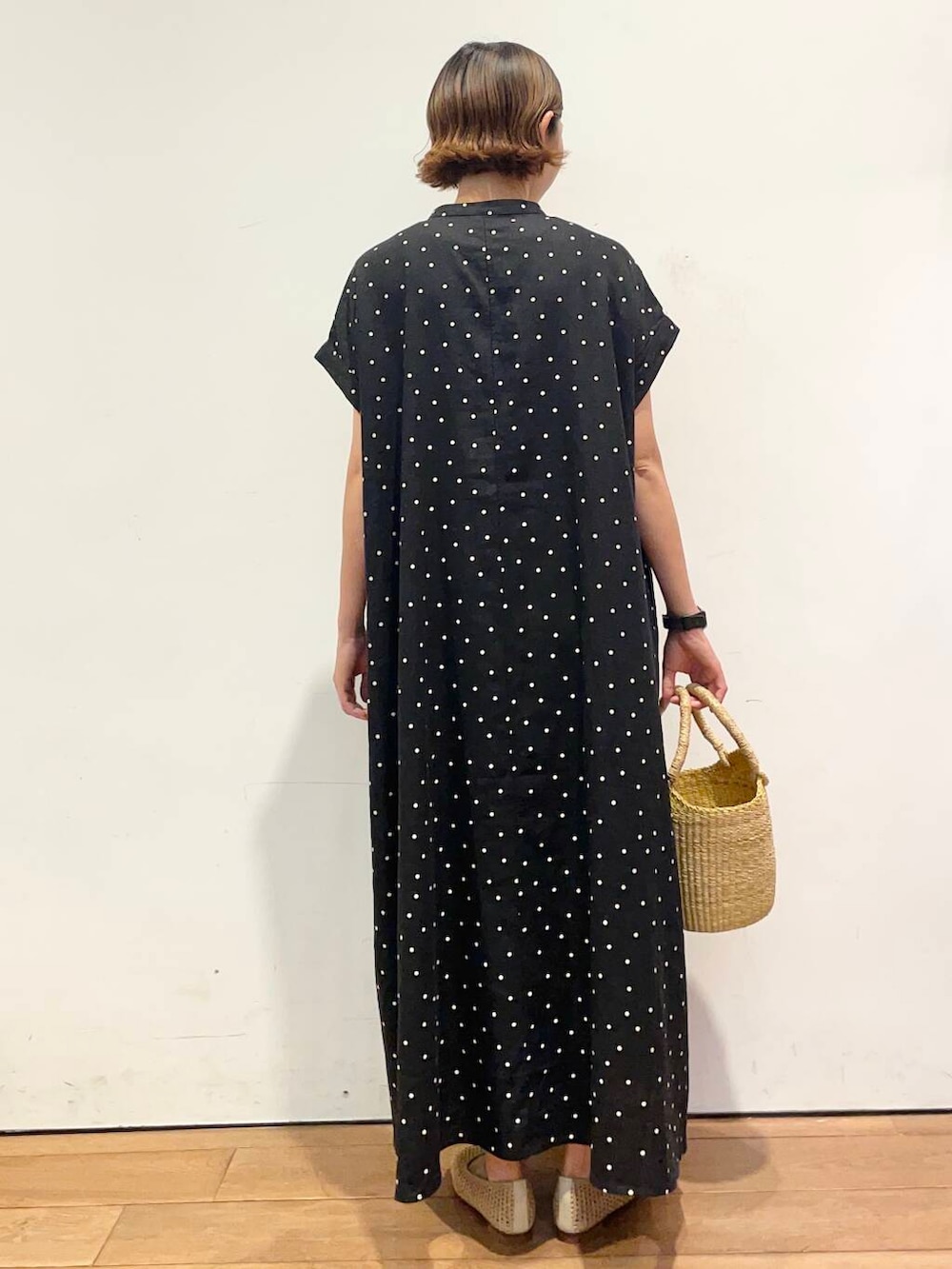 「大人カジュアル、urbanresearchdoors、ママコーデ、アーバンリサーチドアーズ、低身長コーデ、30代、ママファッション、キレイめカジュアル、リネン着こなし術」｜「RODE SKOの『MADE IN JAPAN』スクエアメッシュフラットシューズ（パンプス、ベージュ系）」を使った、urd_nanakoさん（レディース・154cm）の夏コーディネートの5枚目の写真
