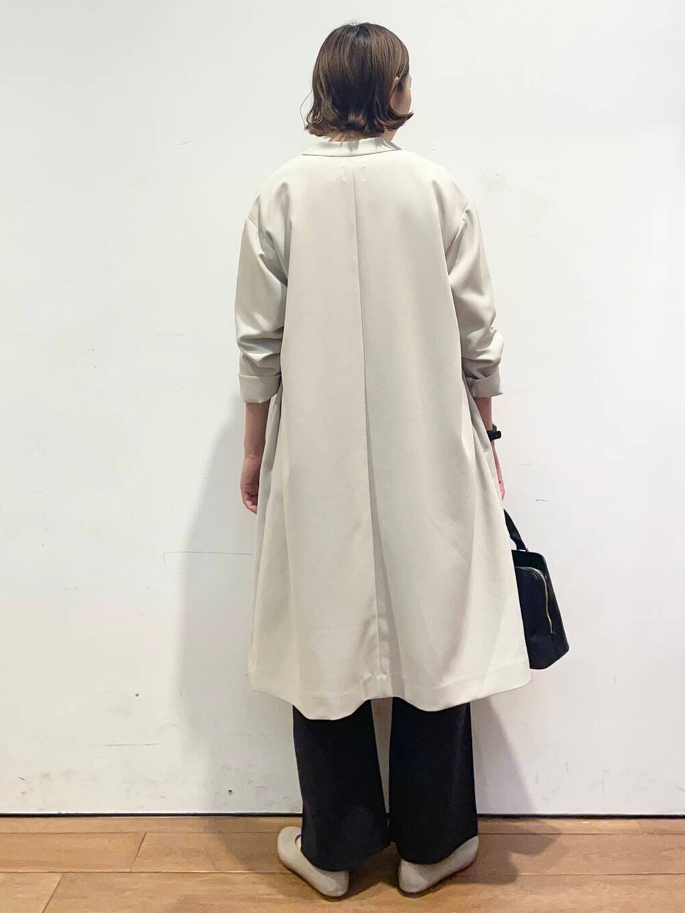 「大人カジュアル、urbanresearchdoors、ママコーデ、アーバンリサーチドアーズ、doors、低身長コーデ、30代、ママファッション、キレイめカジュアル、春のジャケットスタイル」｜「RODE SKOのセンターステッチハンドバッグ（ハンドバッグ、ブラック系）」を使った、urd_nanakoさん（レディース・154cm）の春コーディネートの5枚目の写真