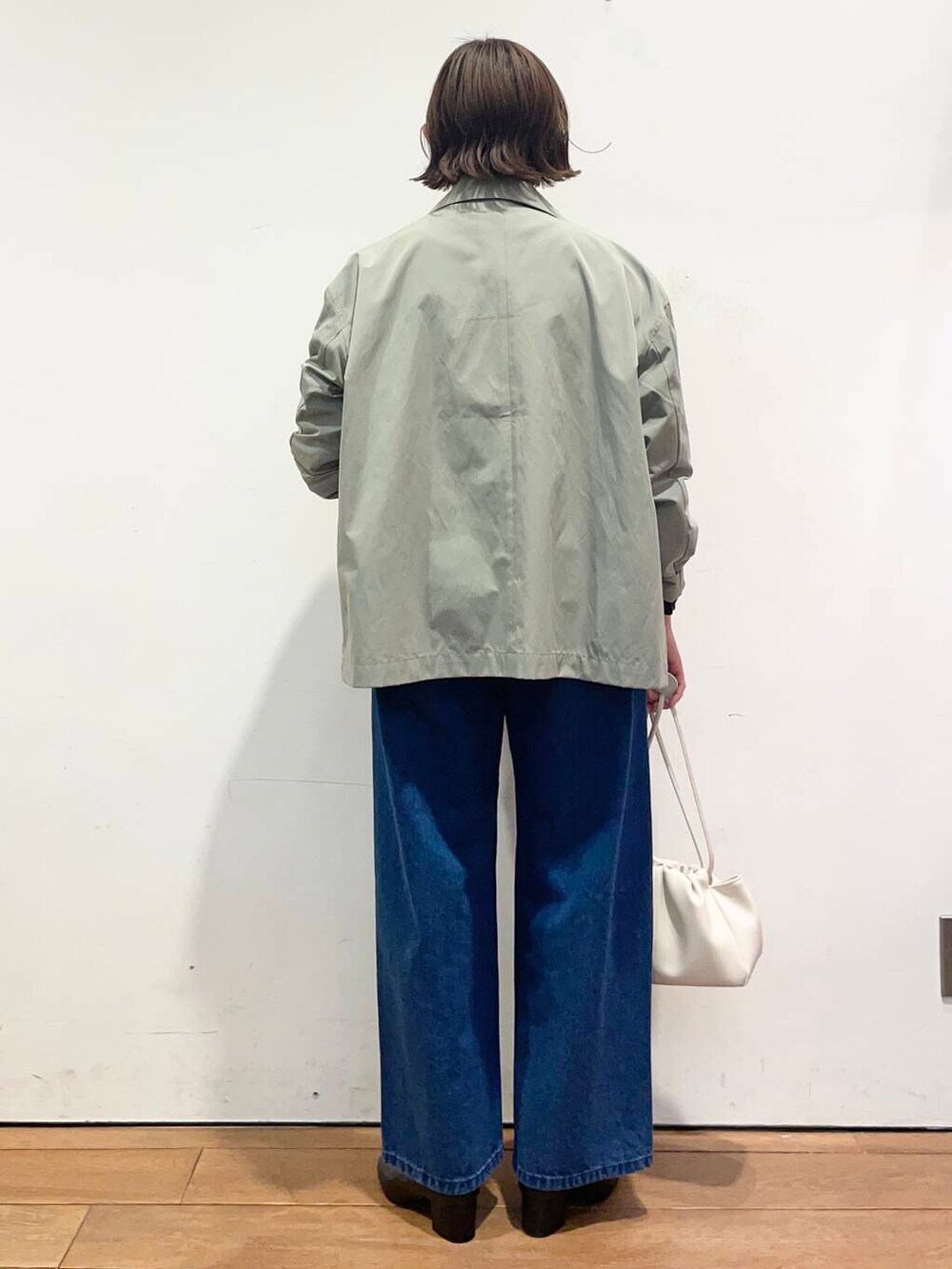 「大人カジュアル、urbanresearchdoors、ママコーデ、アーバンリサーチドアーズ、doors、低身長コーデ、30代、ママファッション、キレイめカジュアル、私の推しデニムスタイル」｜「RODE SKOの【MADE IN JAPAN】EMELINA プレーンブーツ（ブーツ、ブラック系）」を使った、urd_nanakoさん（レディース・154cm）の冬コーディネートの5枚目の写真