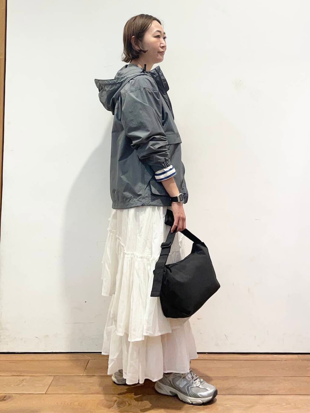 「大人カジュアル、urbanresearchdoors、ママコーデ、アーバンリサーチドアーズ、低身長コーデ、30代、ママファッション、春アウターコーデ」｜「URBAN RESEARCH DOORSのウォッシャブルミニショルダーバッグ（ショルダーバッグ、ブラック系）」を使った、urd_nanakoさん（レディース・154cm）の春コーディネートの3枚目の写真