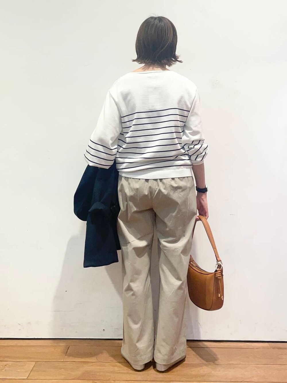 「大人カジュアル、urbanresearchdoors、ママコーデ、アーバンリサーチドアーズ、doors、低身長コーデ、30代、ママファッション、キレイめカジュアル、春アウターコーデ」｜「URBAN RESEARCH DOORSのVカットパンプス（パンプス、シルバー系）」を使った、urd_nanakoさん（レディース・154cm）の春コーディネートの9枚目の写真