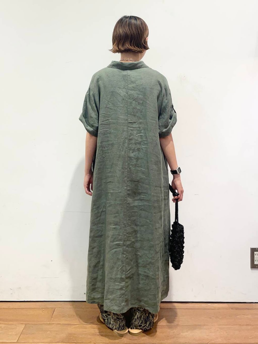 「大人カジュアル、urbanresearchdoors、ママコーデ、アーバンリサーチドアーズ、低身長コーデ、30代、ママファッション、キレイめカジュアル、リネン着こなし術」|「URBAN RESEARCH DOORSのカッティングサンダル(サンダル、ブラウン系)」を使った、urd_nanakoさん(レディース・154cm)の夏コーディネートの5枚目の写真