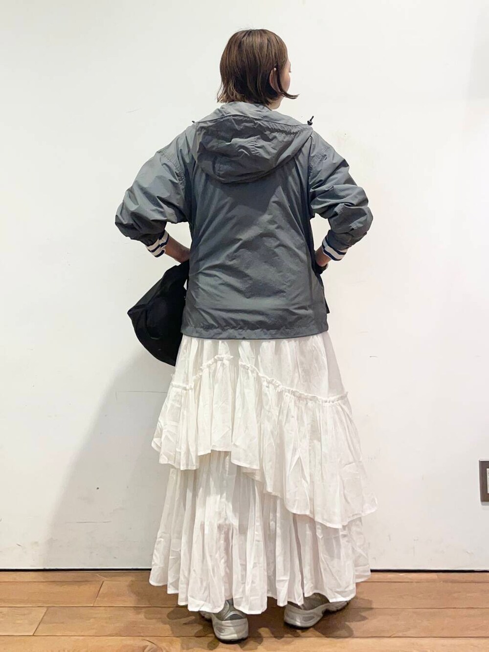 「大人カジュアル、urbanresearchdoors、ママコーデ、アーバンリサーチドアーズ、低身長コーデ、30代、ママファッション、春アウターコーデ」｜「URBAN RESEARCH DOORSのウォッシャブルミニショルダーバッグ（ショルダーバッグ、ブラック系）」を使った、urd_nanakoさん（レディース・154cm）の春コーディネートの4枚目の写真