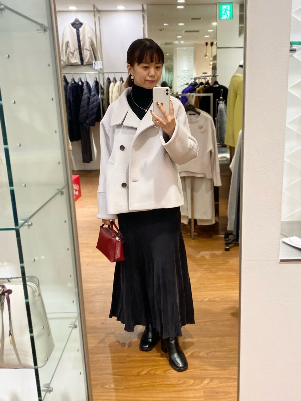 「URBAN RESEARCH ROSSO、URBAN RESEARCH、ROSSO、タートルネック、冬アウター、最近のいい感じコーデ、冬コーデ、きれいめカジュアル、オトナ女子、ショートコート、Pコート、オトナカジュアル、冬のコーデ、イエベ秋、骨格ウェーブ」｜「URBAN RESEARCH ROSSO WOMENの2WAYスタンドカラーミドルPコート（ピーコート、グレー系）」を使った、matsuさん（レディース・162cm）の秋コーディネートの3枚目の写真