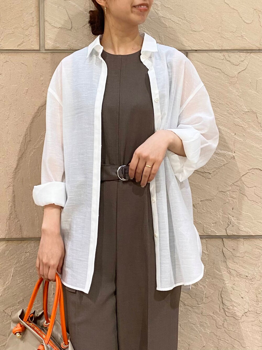 「大人カジュアル、キレイめ、きれいめカジュアル、パンツ、夏コーデ、newarrival、オフィスカジュアル、フェミニン、ROSSO、夏服、オンオフ兼用、オンオフ、大人かわいい、20代後半、骨格ウェーブ」|「URBAN RESEARCHのポインテッドバックストラップシューズ(パンプス、ブラック系)」を使った、matsuさん(レディース・162cm)の春コーディネートの6枚目の写真