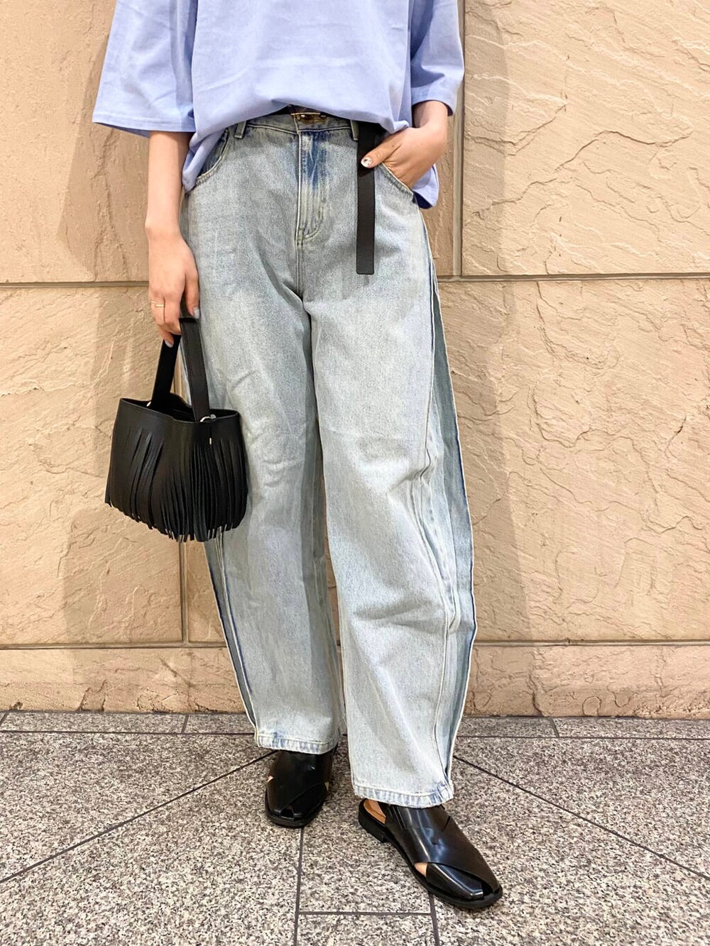 「大人カジュアル、デニム、キレイめ、きれいめカジュアル、カットソー、パンツ、春コーデ、春服、春アウター、newarrival、ROSSO、20代後半、骨格ウェーブ、着映え、イエベ秋」|「URBAN RESEARCH ROSSO WOMENの『撥水』スタンドカラーショートブルゾン(ブルゾン、ブルー系)」を使った、matsuさん(レディース・162cm)の冬コーディネートの7枚目の写真