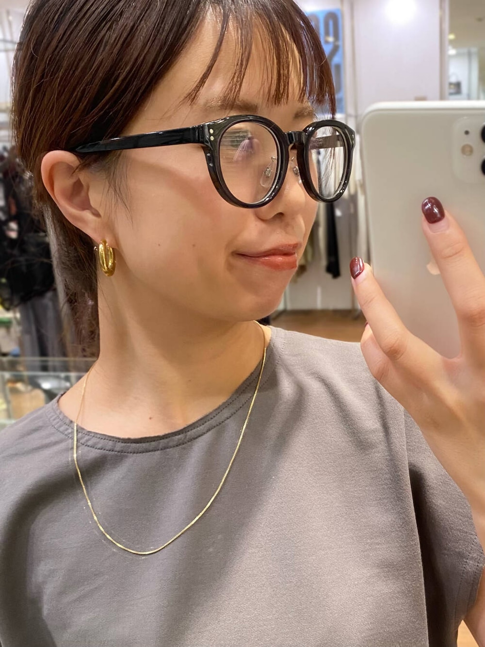 「大人カジュアル、キレイめ、きれいめカジュアル、パンツ、夏コーデ、ROSSO、夏服、オンオフ兼用、オンオフ、20代後半、骨格ウェーブ、暑い、着映え、イエベ秋、ウェーブ×イエベ秋」｜「SMELLYのサージカルステンレスワイドフープピアス（ピアス（両耳用）、ゴールド系）」を使った、matsudaさん（レディース・162cm）の夏コーディネートの5枚目の写真