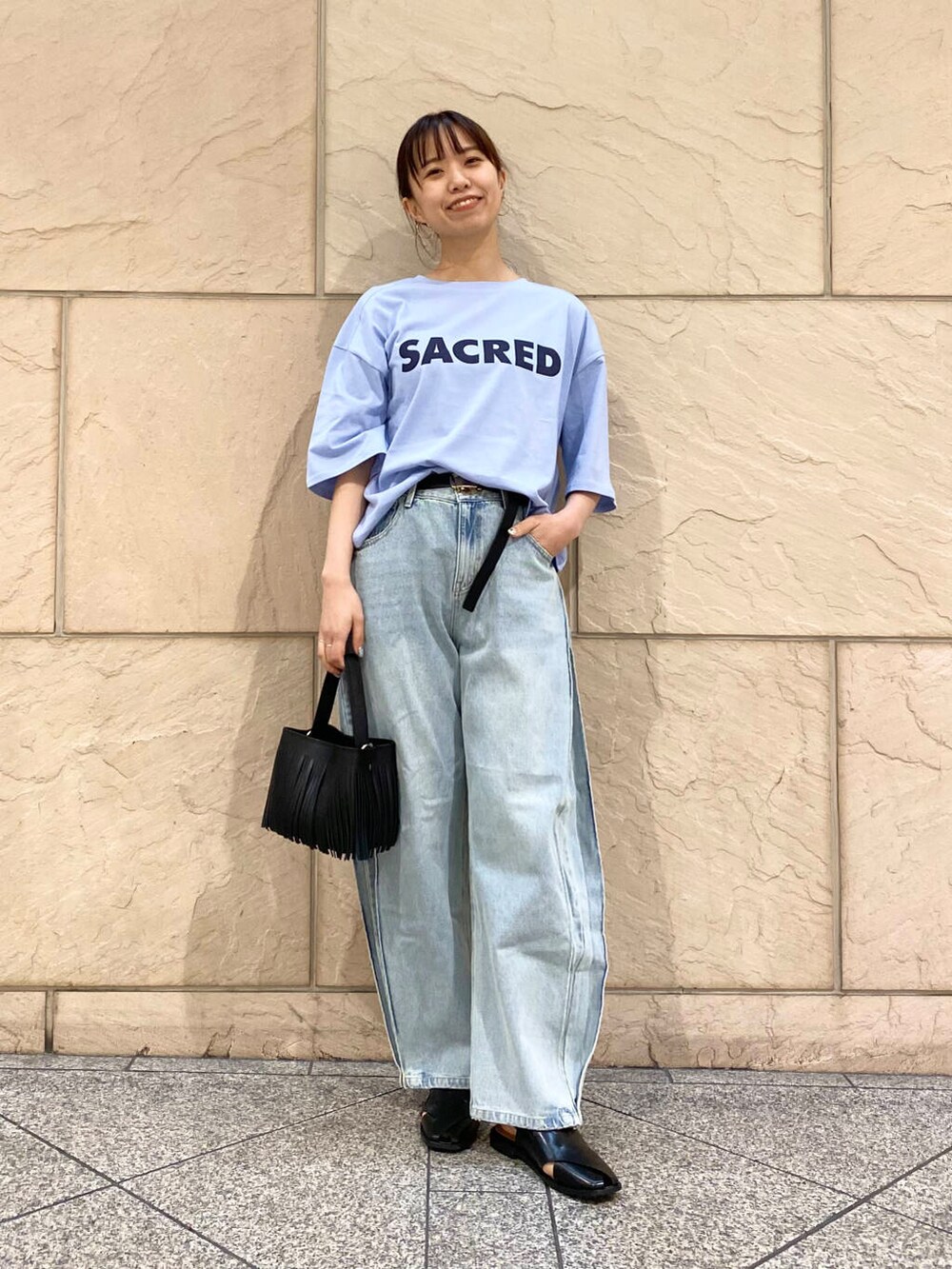「大人カジュアル、デニム、キレイめ、きれいめカジュアル、カットソー、パンツ、春コーデ、春服、春アウター、newarrival、ROSSO、20代後半、骨格ウェーブ、着映え、イエベ秋」|「URBAN RESEARCH ROSSO WOMENの『撥水』スタンドカラーショートブルゾン(ブルゾン、ブルー系)」を使った、matsuさん(レディース・162cm)の冬コーディネートの8枚目の写真