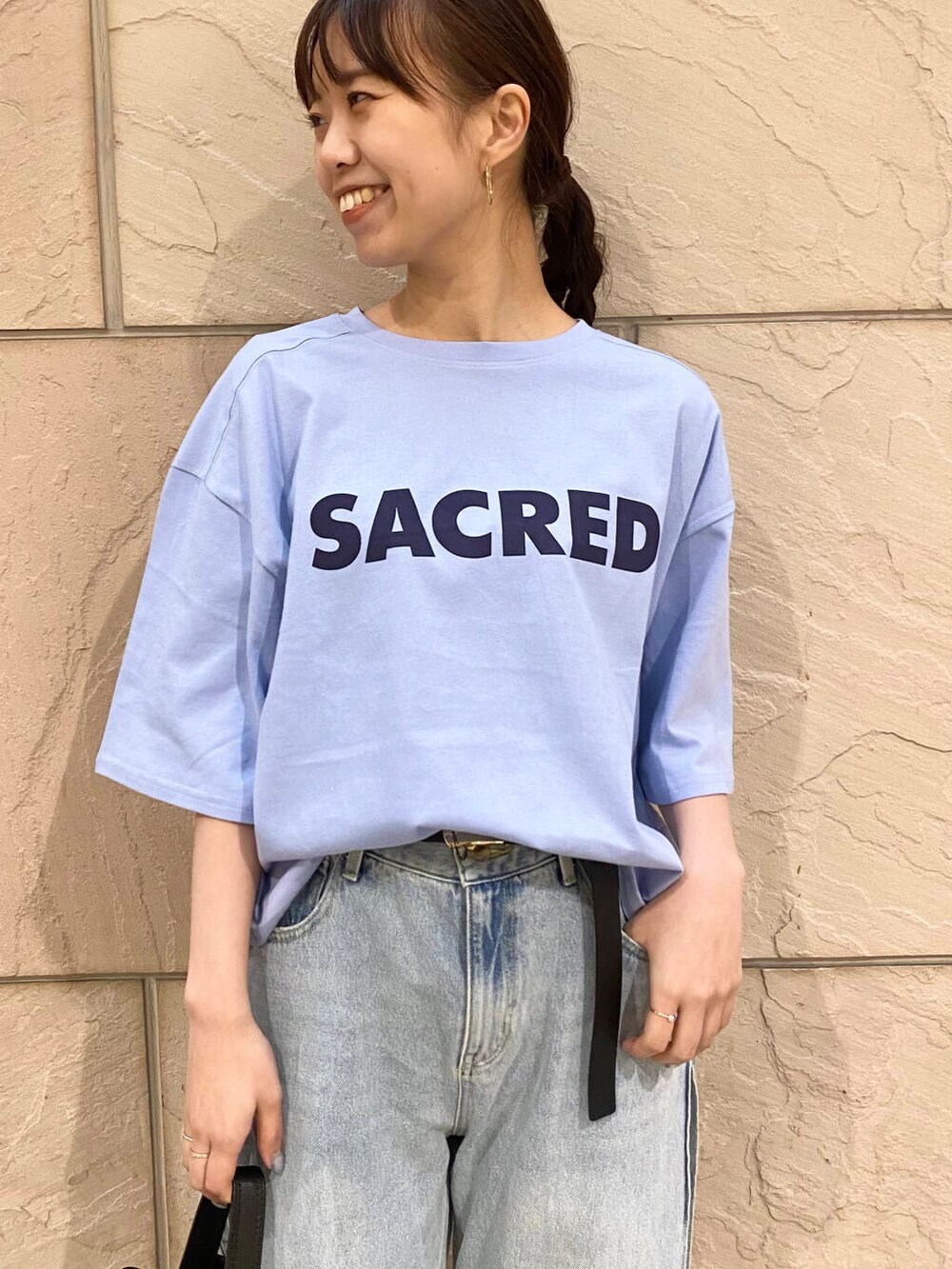 「大人カジュアル、デニム、キレイめ、きれいめカジュアル、カットソー、パンツ、春コーデ、春服、春アウター、newarrival、ROSSO、20代後半、骨格ウェーブ、着映え、イエベ秋」|「URBAN RESEARCH ROSSO WOMENの『撥水』スタンドカラーショートブルゾン(ブルゾン、ブルー系)」を使った、matsuさん(レディース・162cm)の冬コーディネートの6枚目の写真