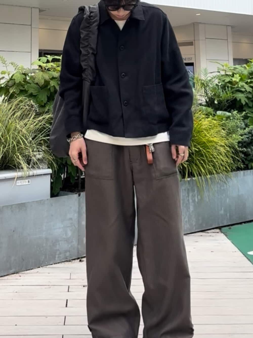 ひらひらさんの「LINEN CROPPED CHORE JACKET（LIDNM）」を使ったコーディネートの2枚目の写真