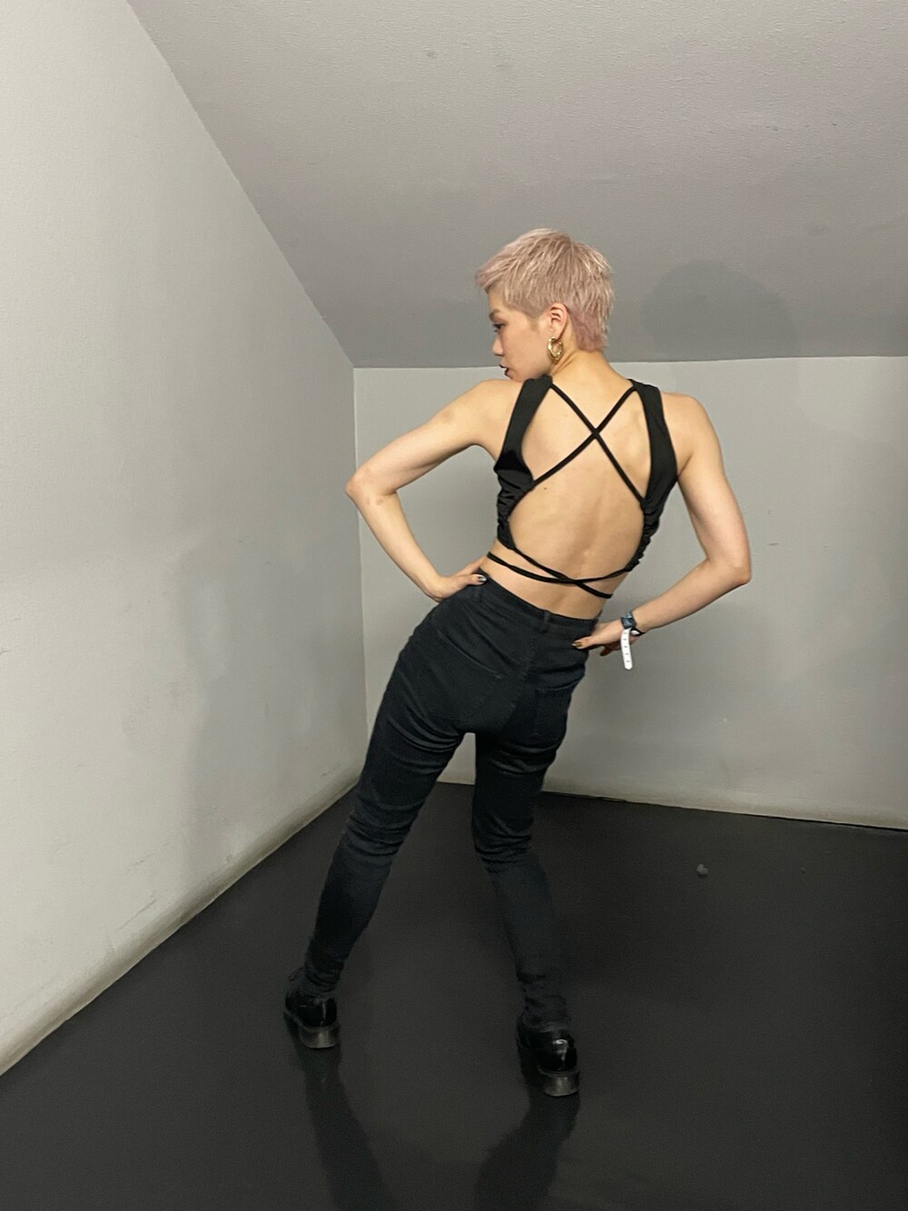 「sheinのアイテム（タンクトップ、ブラック系）」を使った、みくみくはらりらさん（レディース・154cm）の冬コーディネートの2枚目の写真