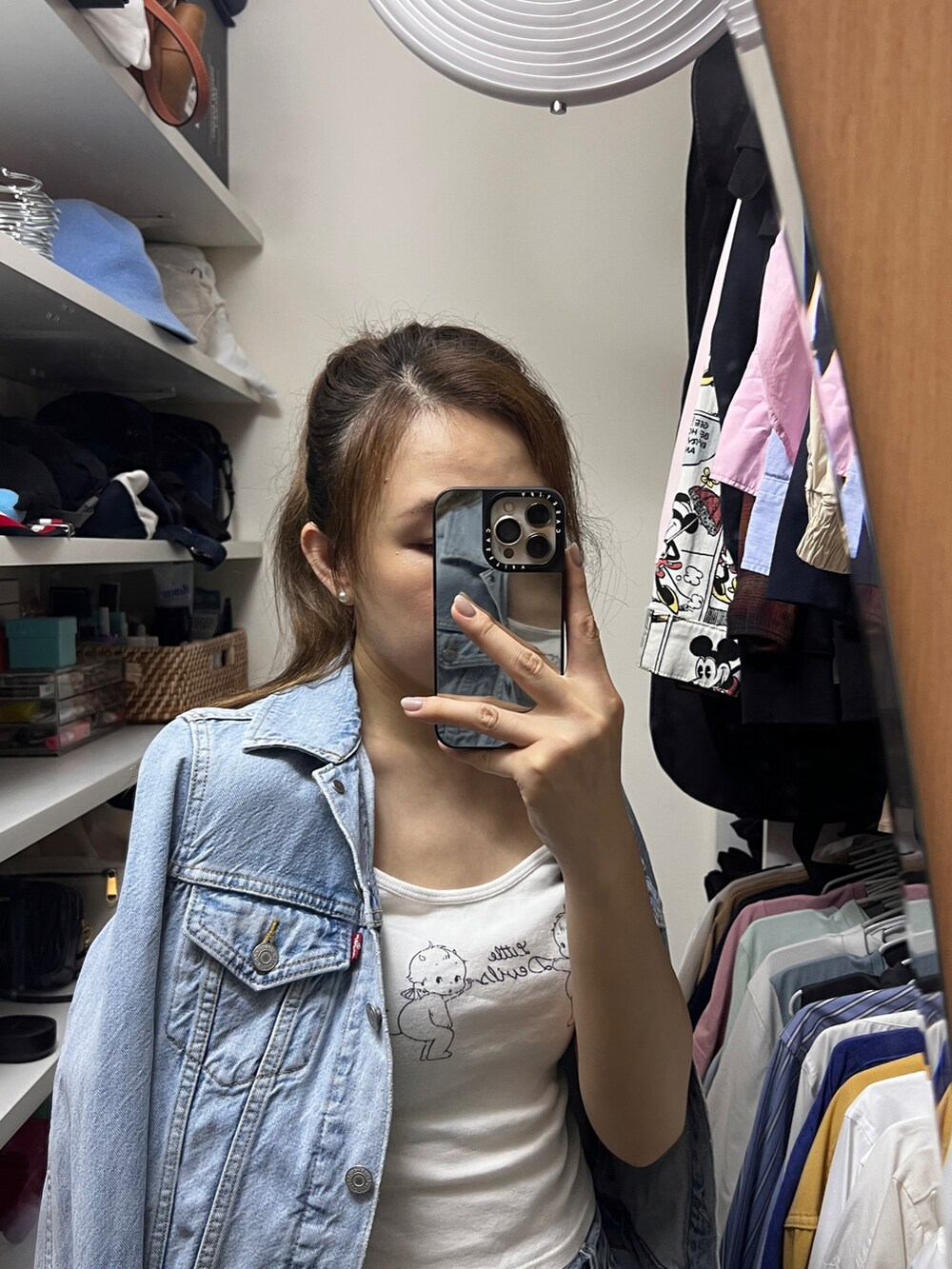 「denim、90’s、yayoikusama、夏だ！Tシャツ着よう！、夏コーデ、30代ファッション」｜「GUのアイテム（デニムパンツ、ブルー系）」を使った、stepthelook さん（レディース・163cm）の夏コーディネートの3枚目の写真