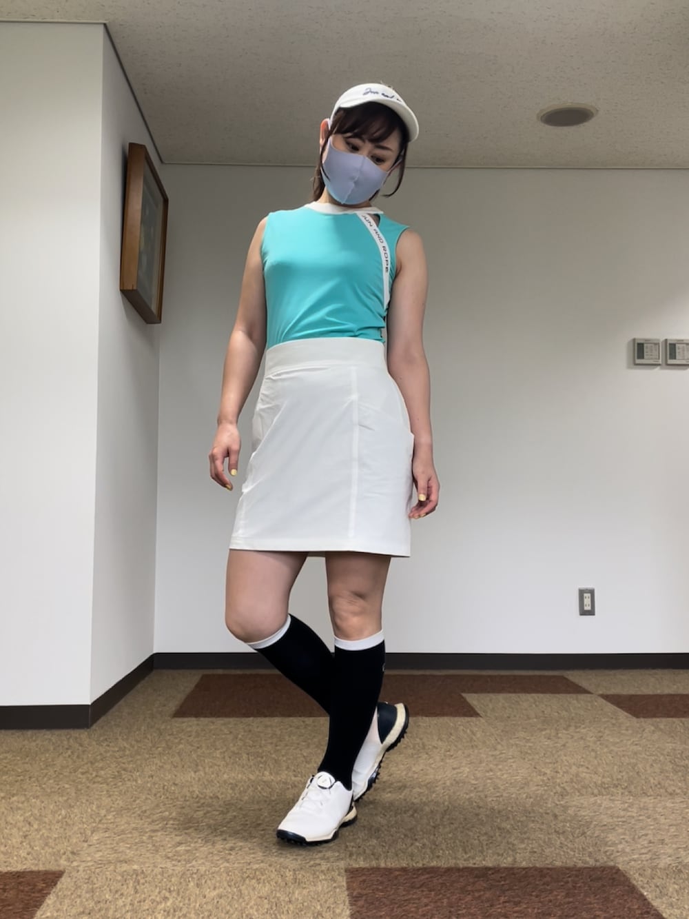 「ゴルフ、ゴルフウェア、ゴルフコーデ、ゴルフ女子」｜「JUN&ROPE'の【UV】【吸水速乾】切替ライン使いスリットノースリーブプルオーバー（Tシャツ/カットソー、グリーン系）」を使った、qurocheさん（レディース・156cm）の夏コーディネートの2枚目の写真